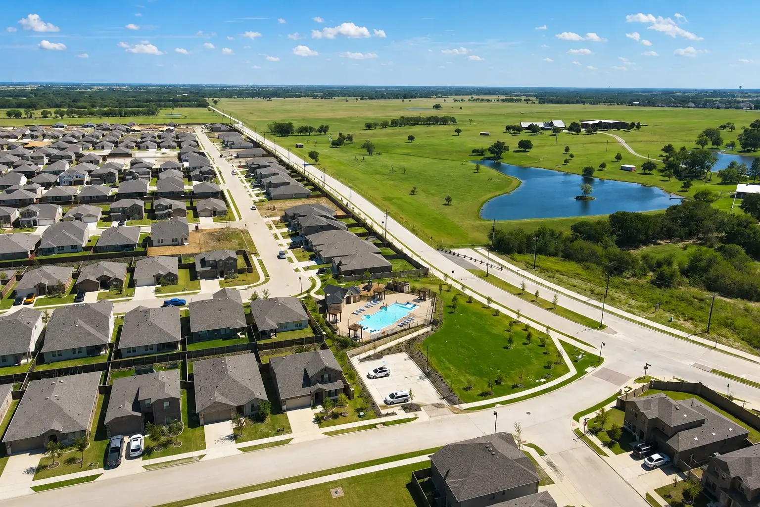 Check out this beautiful community pool and surroundings.