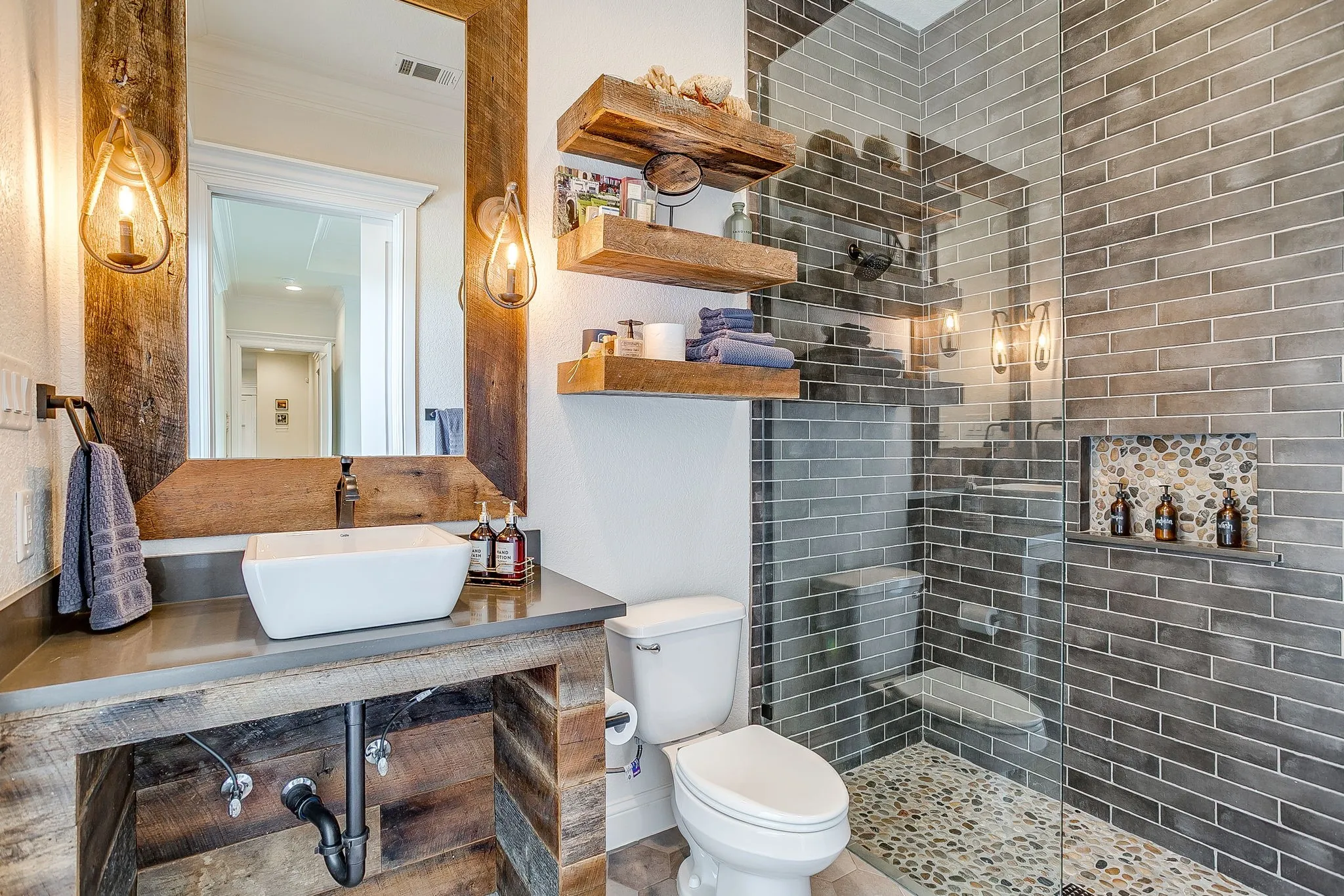 Single Family Residence For Sale in Johnson County , 6372 Rigel Road, Godley, Texas 76044, 4 Bedroom, 4 Bathroom, 3 Garage spaces, 3,482 Sqft, built in 2019, mls#21268075, Real Estate Agent in Godley, Homes For Sale in Johnson county, Homes For Sale in Godley, Realtor in Godley Texas, Real Estate Brokerage Independent Realty Texas, Luminita Cordes Realtor