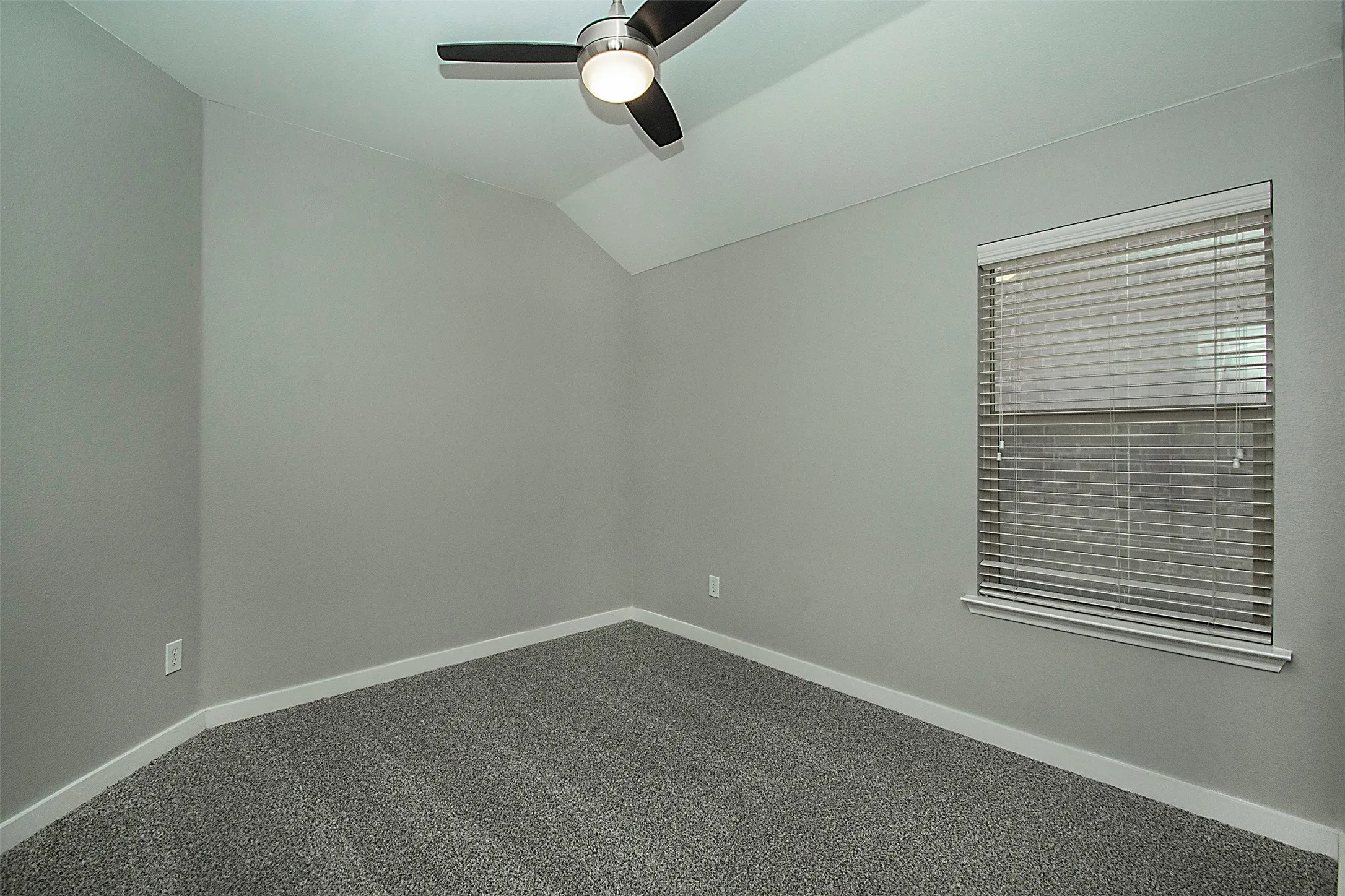 Single Family Residence For Sale in Collin County , 1104 Bexar Avenue, Melissa, Texas 75454, 3 Bedrooms, 2 Bathrooms, 2 Garage spaces, 1,873 Sqft, built in 2010, Price $345,000, mls#21272026, Real Estate Agent in Melissa, Homes For Sale in Collin county, Homes For Sale in Melissa, Realtor in Melissa Texas, Real Estate Brokerage Independent Realty Texas, Luminita Cordes Realtor