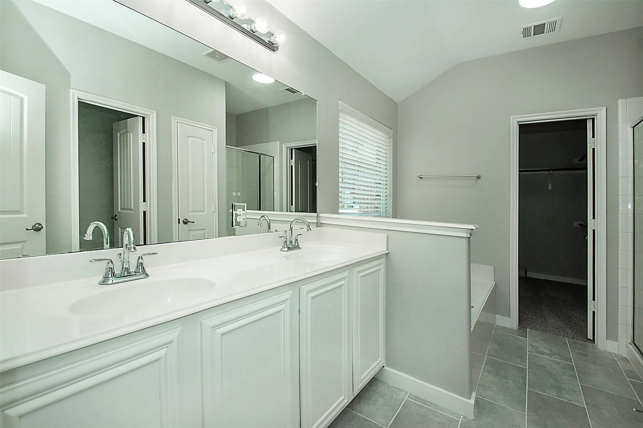 Single Family Residence For Sale in Collin County , 1104 Bexar Avenue, Melissa, Texas 75454, 3 Bedrooms, 2 Bathrooms, 2 Garage spaces, 1,873 Sqft, built in 2010, Price $345,000, mls#21272026, Real Estate Agent in Melissa, Homes For Sale in Collin county, Homes For Sale in Melissa, Realtor in Melissa Texas, Real Estate Brokerage Independent Realty Texas, Luminita Cordes Realtor