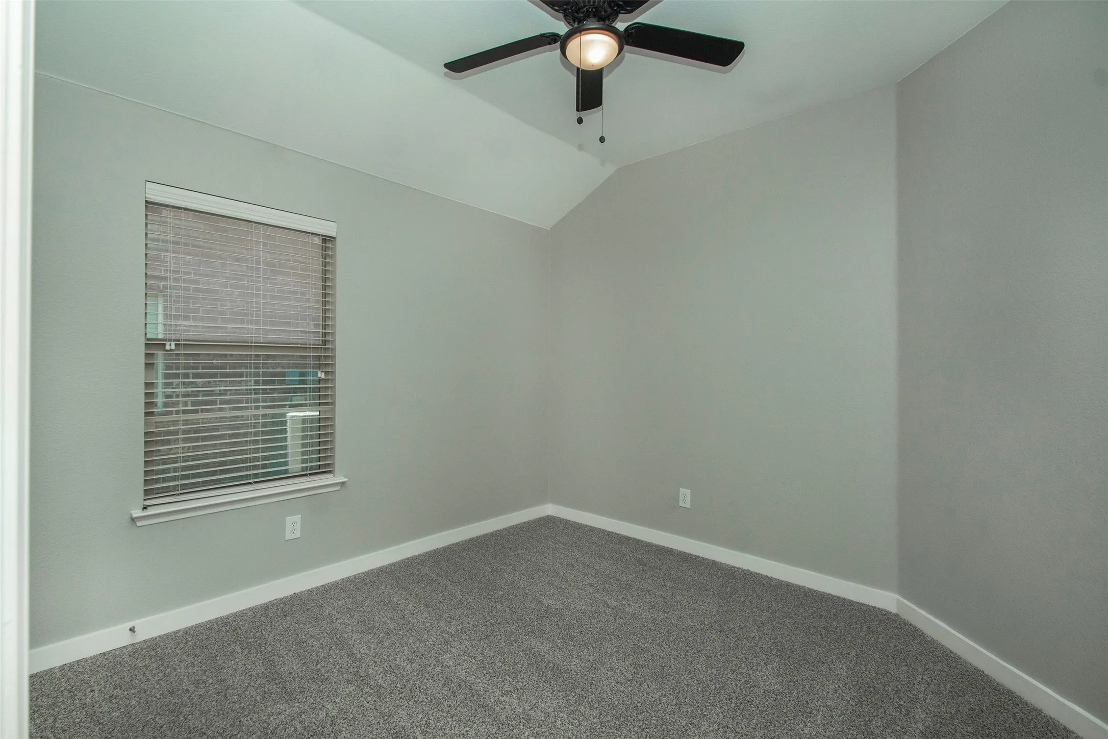 Single Family Residence For Sale in Collin County , 1104 Bexar Avenue, Melissa, Texas 75454, 3 Bedrooms, 2 Bathrooms, 2 Garage spaces, 1,873 Sqft, built in 2010, Price $345,000, mls#21272026, Real Estate Agent in Melissa, Homes For Sale in Collin county, Homes For Sale in Melissa, Realtor in Melissa Texas, Real Estate Brokerage Independent Realty Texas, Luminita Cordes Realtor
