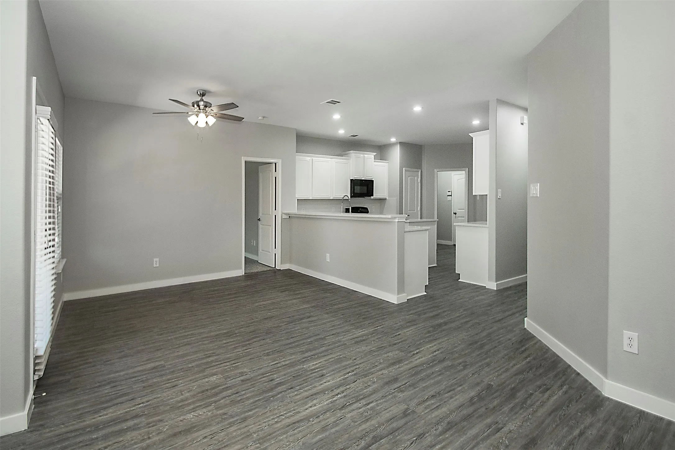 Single Family Residence For Sale in Collin County , 1104 Bexar Avenue, Melissa, Texas 75454, 3 Bedrooms, 2 Bathrooms, 2 Garage spaces, 1,873 Sqft, built in 2010, Price $345,000, mls#21272026, Real Estate Agent in Melissa, Homes For Sale in Collin county, Homes For Sale in Melissa, Realtor in Melissa Texas, Real Estate Brokerage Independent Realty Texas, Luminita Cordes Realtor