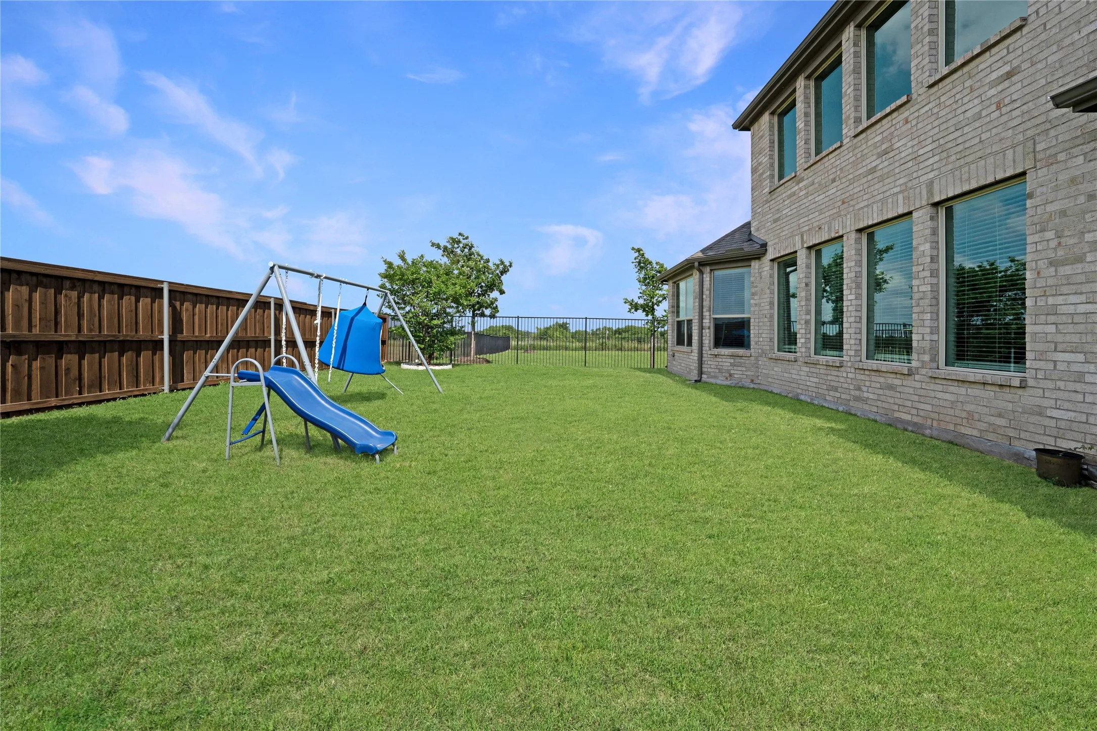 Single Family Residence For Sale in Denton County , 2104 Covey Court, Little Elm, Texas 75068, 4 Bedroom, 4 Bathroom, 2 Garage spaces, 3,496 Sqft, built in 2022, mls#21269190, Real Estate Agent in Little Elm, Homes For Sale in Denton county, Homes For Sale in Little Elm, Realtor in Little Elm Texas, Real Estate Brokerage Independent Realty Texas, Luminita Cordes Realtor