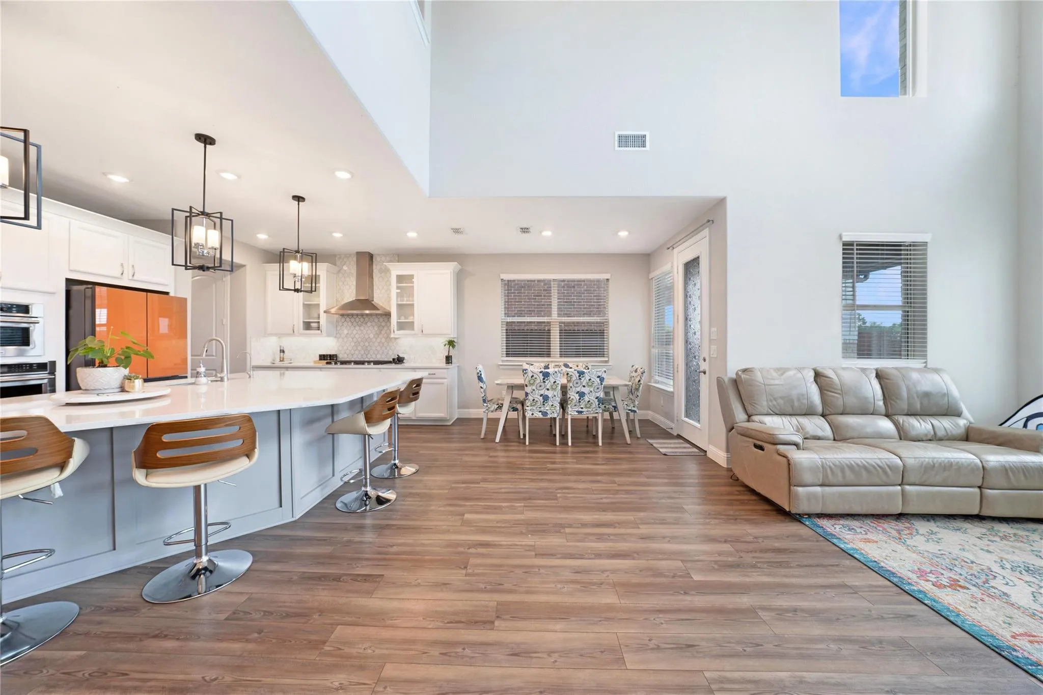 Single Family Residence For Sale in Denton County , 2104 Covey Court, Little Elm, Texas 75068, 4 Bedroom, 4 Bathroom, 2 Garage spaces, 3,496 Sqft, built in 2022, mls#21269190, Real Estate Agent in Little Elm, Homes For Sale in Denton county, Homes For Sale in Little Elm, Realtor in Little Elm Texas, Real Estate Brokerage Independent Realty Texas, Luminita Cordes Realtor