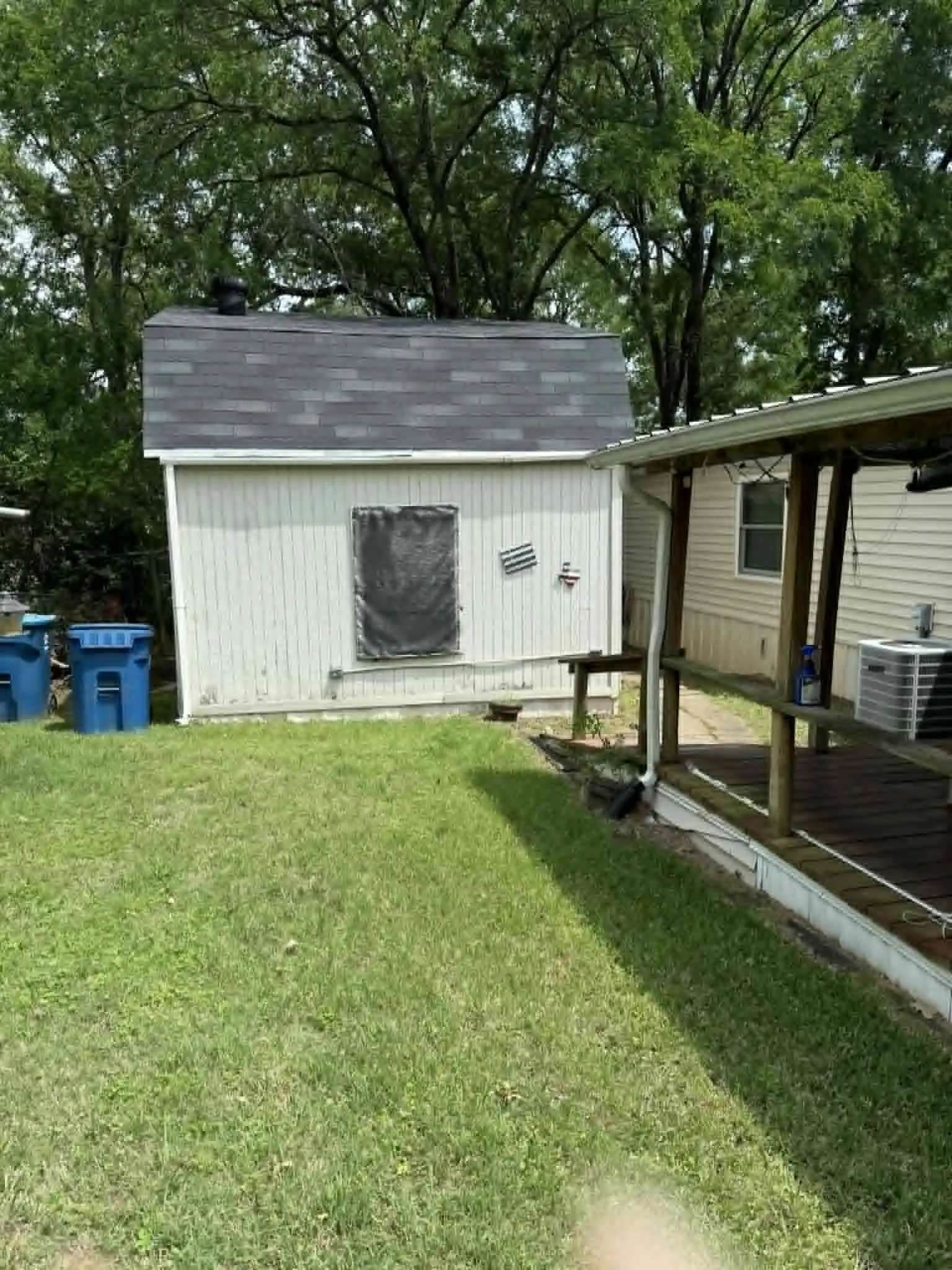 Mobile Home For Sale in Henderson County , 220 Hollyglen Street, Gun Barrel City, Texas 75156, 3 Bedroom, 2 Bathroom, 2 Garage spaces, 1,632 Sqft, built in 1980, mls#21271764, Real Estate Agent in Gun Barrel City, Homes For Sale in Henderson county, Homes For Sale in Gun Barrel City, Realtor in Gun Barrel City Texas, Real Estate Brokerage Independent Realty Texas, Luminita Cordes Realtor