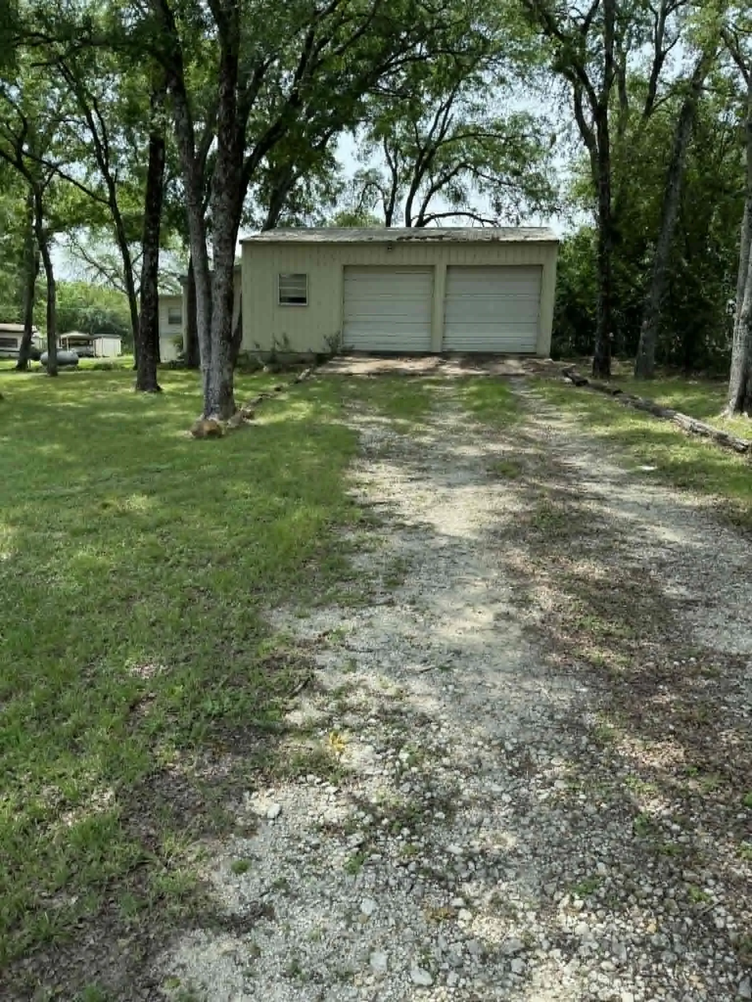 Mobile Home For Sale in Henderson County , 220 Hollyglen Street, Gun Barrel City, Texas 75156, 3 Bedroom, 2 Bathroom, 2 Garage spaces, 1,632 Sqft, built in 1980, mls#21271764, Real Estate Agent in Gun Barrel City, Homes For Sale in Henderson county, Homes For Sale in Gun Barrel City, Realtor in Gun Barrel City Texas, Real Estate Brokerage Independent Realty Texas, Luminita Cordes Realtor