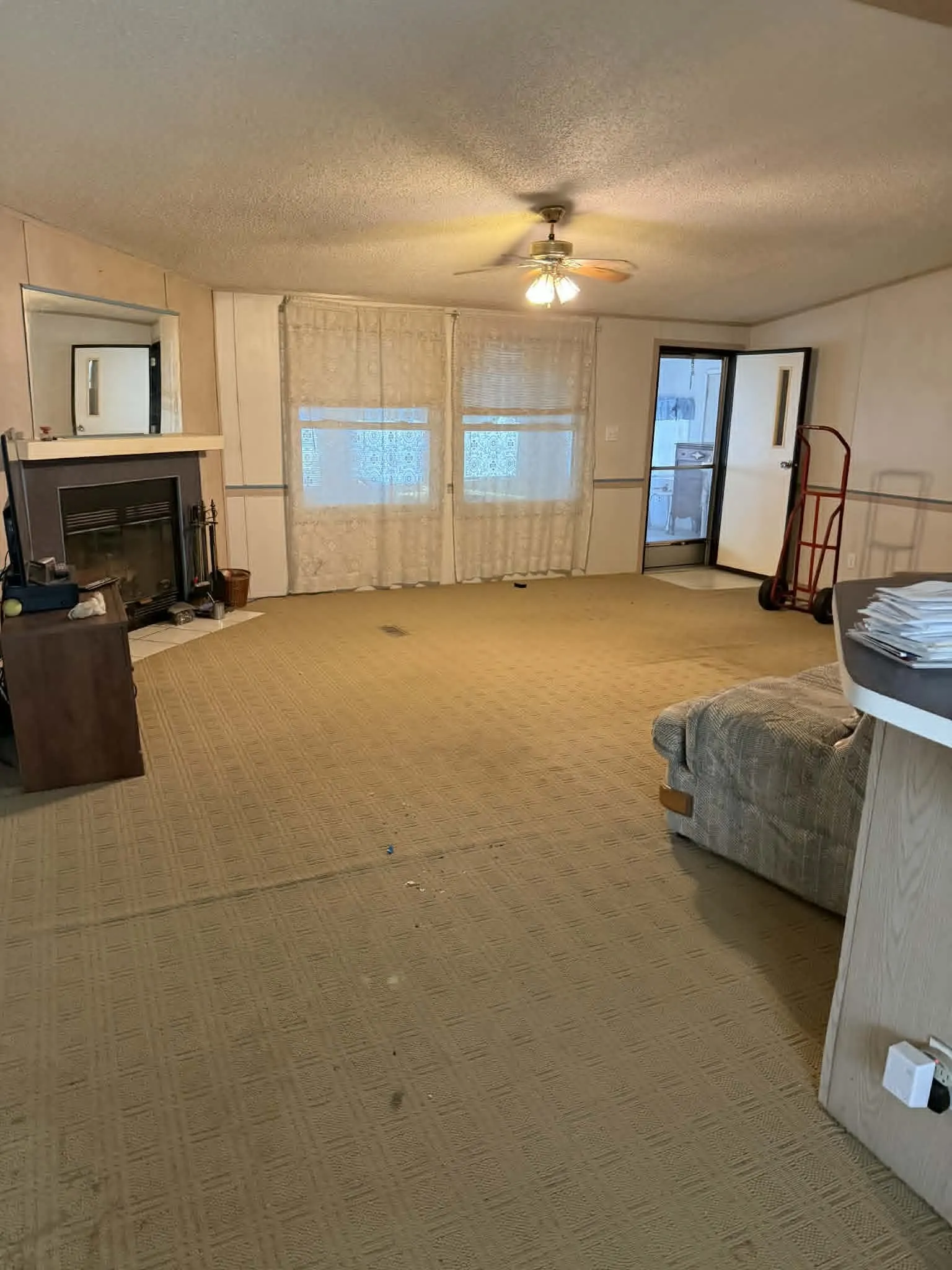 Mobile Home For Sale in Henderson County , 220 Hollyglen Street, Gun Barrel City, Texas 75156, 3 Bedroom, 2 Bathroom, 2 Garage spaces, 1,632 Sqft, built in 1980, mls#21271764, Real Estate Agent in Gun Barrel City, Homes For Sale in Henderson county, Homes For Sale in Gun Barrel City, Realtor in Gun Barrel City Texas, Real Estate Brokerage Independent Realty Texas, Luminita Cordes Realtor