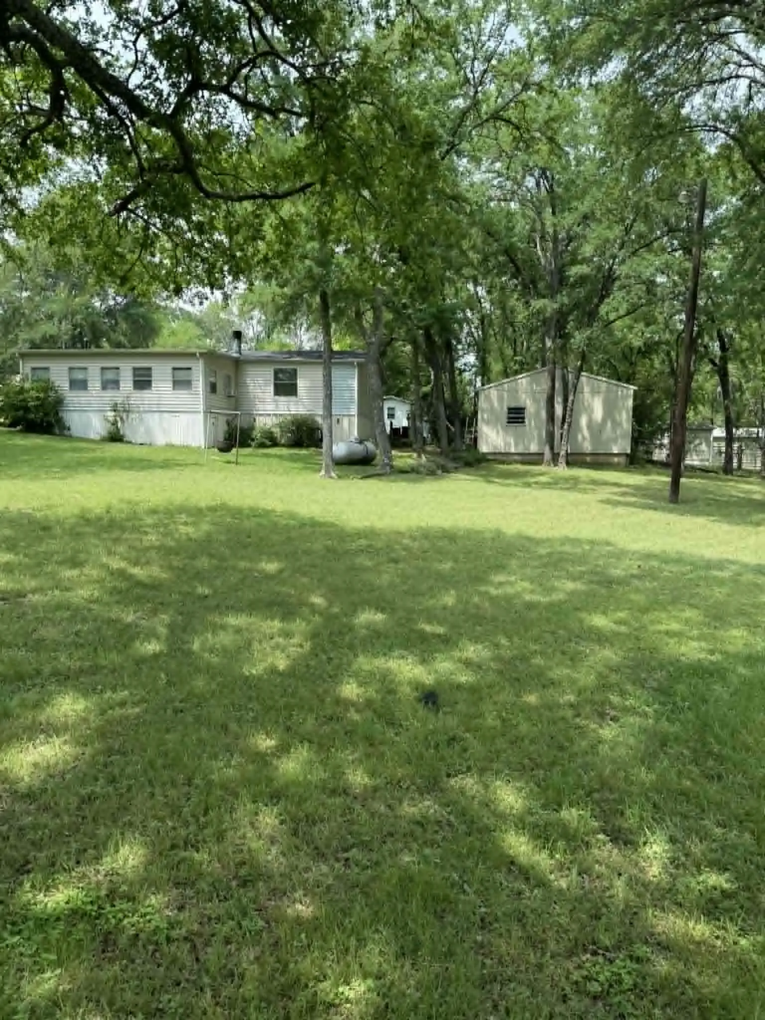 Mobile Home For Sale in Henderson County , 220 Hollyglen Street, Gun Barrel City, Texas 75156, 3 Bedroom, 2 Bathroom, 2 Garage spaces, 1,632 Sqft, built in 1980, mls#21271764, Real Estate Agent in Gun Barrel City, Homes For Sale in Henderson county, Homes For Sale in Gun Barrel City, Realtor in Gun Barrel City Texas, Real Estate Brokerage Independent Realty Texas, Luminita Cordes Realtor