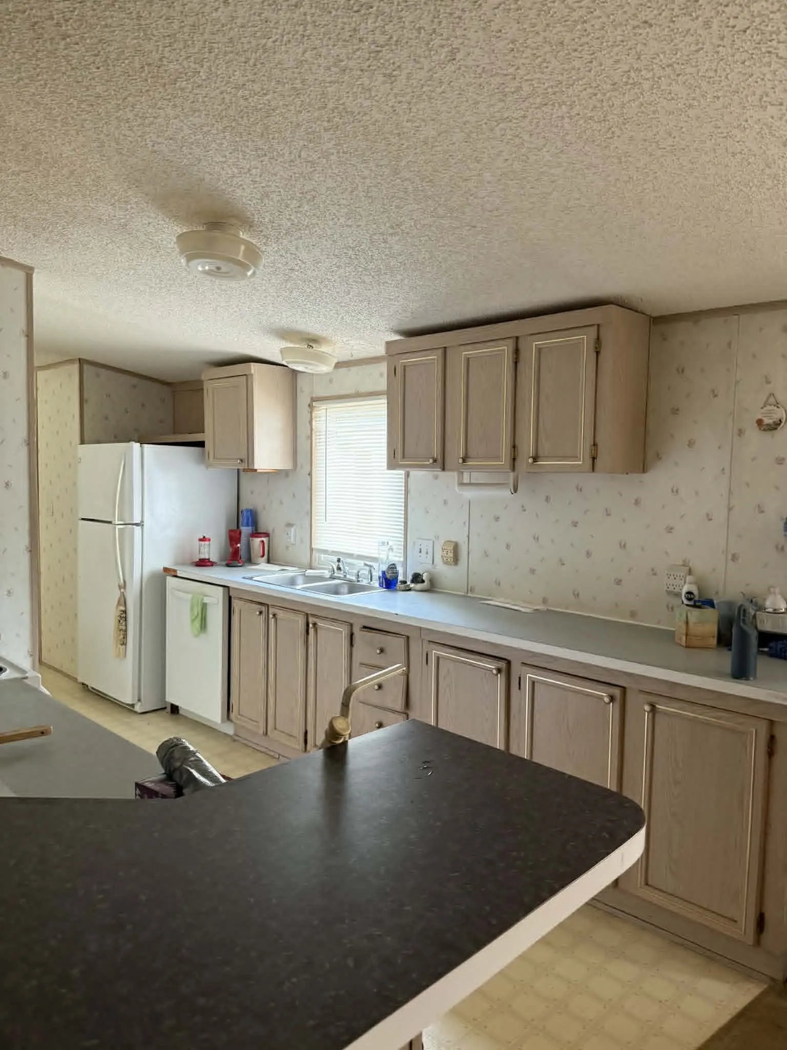 Mobile Home For Sale in Henderson County , 220 Hollyglen Street, Gun Barrel City, Texas 75156, 3 Bedroom, 2 Bathroom, 2 Garage spaces, 1,632 Sqft, built in 1980, mls#21271764, Real Estate Agent in Gun Barrel City, Homes For Sale in Henderson county, Homes For Sale in Gun Barrel City, Realtor in Gun Barrel City Texas, Real Estate Brokerage Independent Realty Texas, Luminita Cordes Realtor