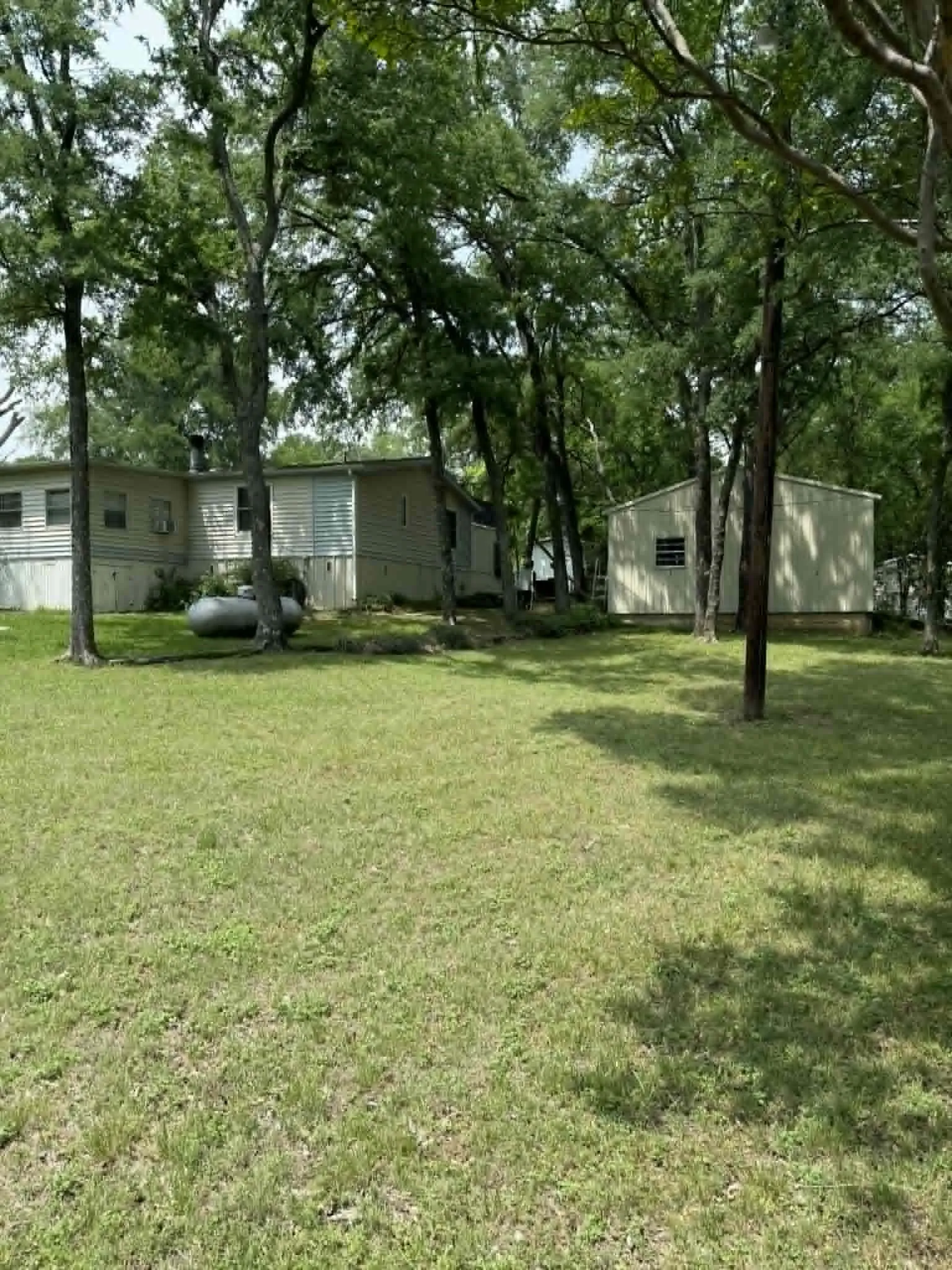 Mobile Home For Sale in Henderson County , 220 Hollyglen Street, Gun Barrel City, Texas 75156, 3 Bedroom, 2 Bathroom, 2 Garage spaces, 1,632 Sqft, built in 1980, mls#21271764, Real Estate Agent in Gun Barrel City, Homes For Sale in Henderson county, Homes For Sale in Gun Barrel City, Realtor in Gun Barrel City Texas, Real Estate Brokerage Independent Realty Texas, Luminita Cordes Realtor
