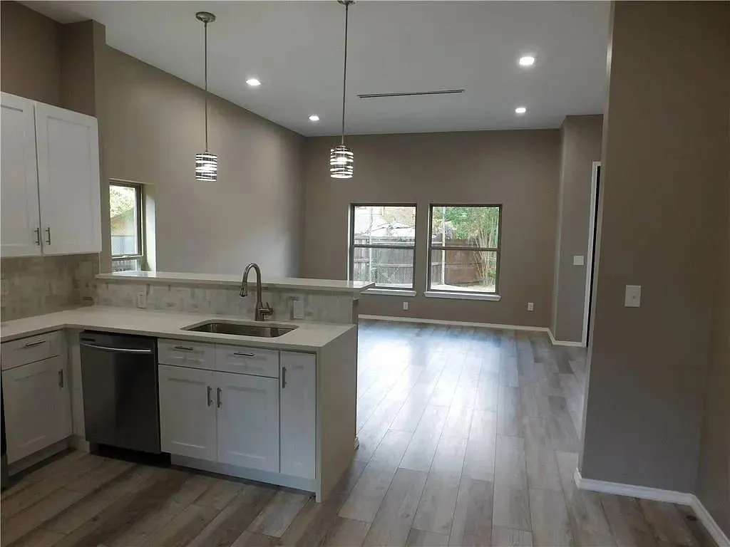 Duplex For Sale in Dallas County , 2240 Jackson Circle B, Carrollton, Texas 75006, 4 Bedrooms, 4 Bathrooms, 2 Garage spaces, 0 Sqft, built in 2017, Price $499,000, mls#21272088, Real Estate Agent in Carrollton, Homes For Sale in Dallas county, Homes For Sale in Carrollton, Realtor in Carrollton Texas, Real Estate Brokerage Independent Realty Texas, Luminita Cordes Realtor
