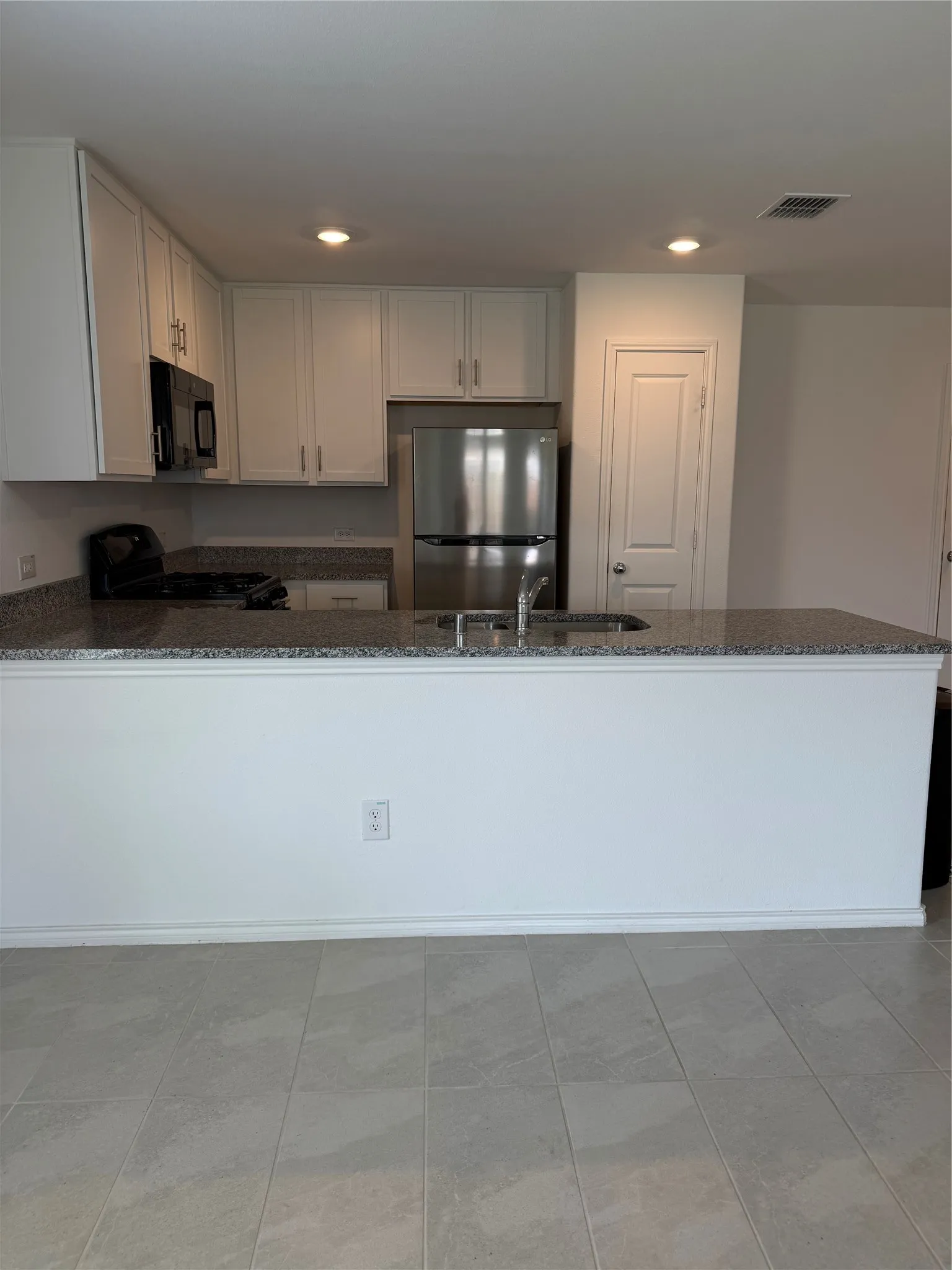 Single Family Residence For Rent in Collin County , 7728 Skier Drive, Mc Kinney, Texas 75071, 3 Bedroom, 2 Bathroom, 2 Garage spaces, 1,505 Sqft, built in 2024, mls#21267954, Real Estate Agent in Mc Kinney, Homes For Rent in Collin county, Homes For Rent in Mc Kinney, Realtor in Mc Kinney Texas, Real Estate Brokerage Independent Realty Texas, Luminita Cordes Realtor