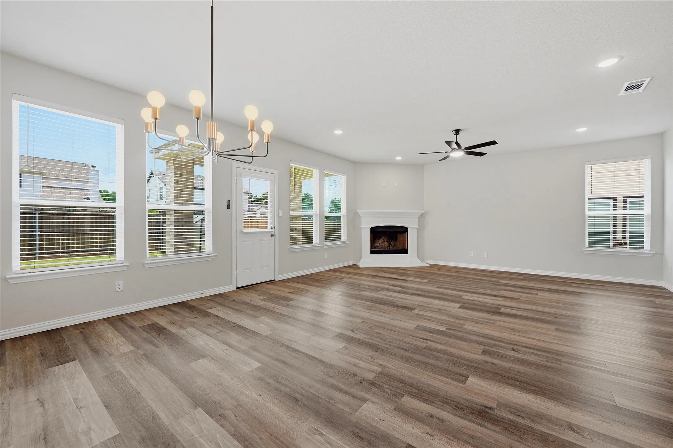 Single Family Residence For Sale in Grayson County , 705 Ray Street, Sherman, Texas 75090, 4 Bedroom, 3 Bathroom, 2 Garage spaces, 2,593 Sqft, built in 2022, mls#21271982, Real Estate Agent in Sherman, Homes For Sale in Grayson county, Homes For Sale in Sherman, Realtor in Sherman Texas, Real Estate Brokerage Independent Realty Texas, Luminita Cordes Realtor