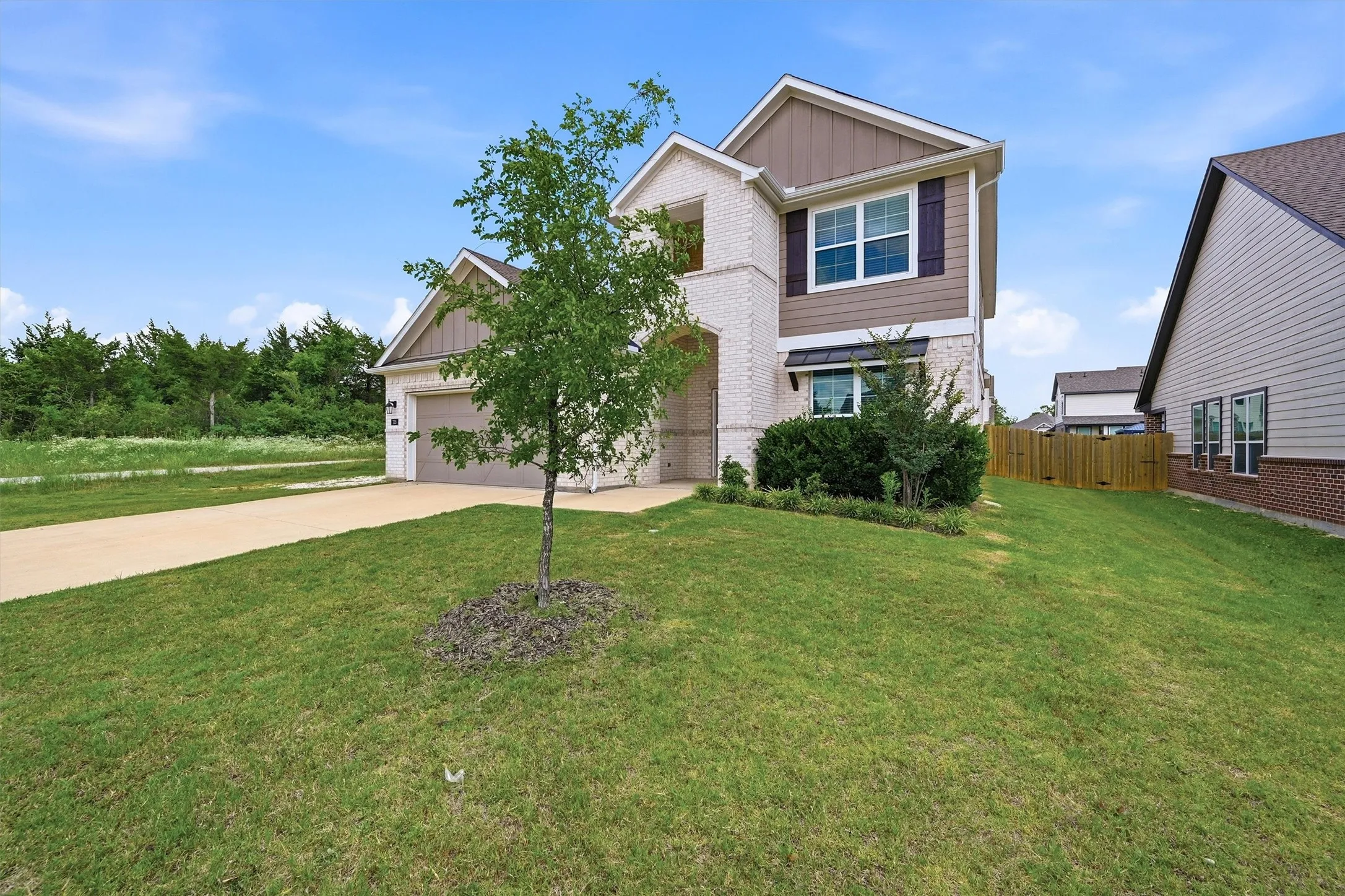 Single Family Residence For Sale in Grayson County , 705 Ray Street, Sherman, Texas 75090, 4 Bedroom, 3 Bathroom, 2 Garage spaces, 2,593 Sqft, built in 2022, mls#21271982, Real Estate Agent in Sherman, Homes For Sale in Grayson county, Homes For Sale in Sherman, Realtor in Sherman Texas, Real Estate Brokerage Independent Realty Texas, Luminita Cordes Realtor