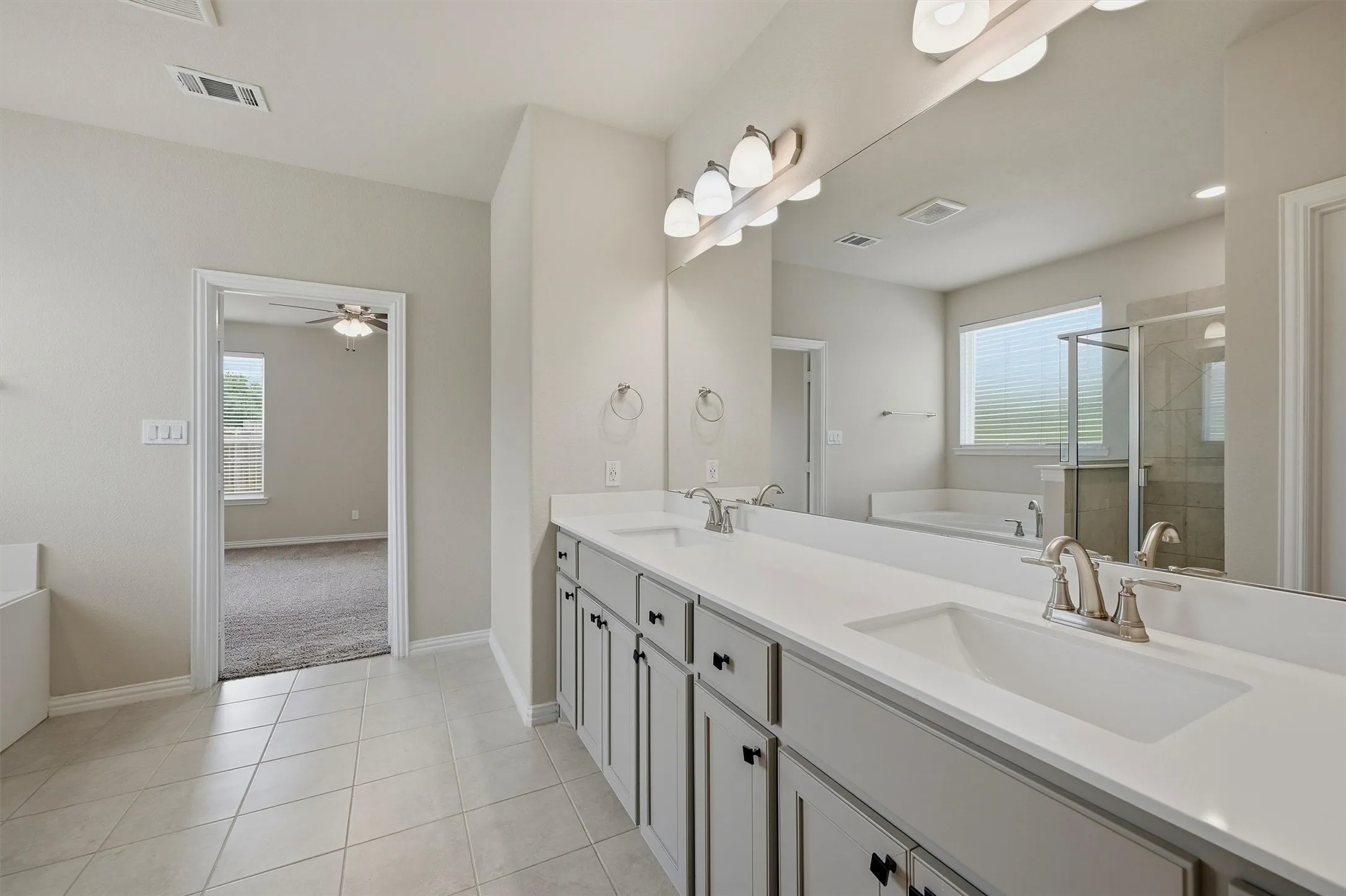 Single Family Residence For Sale in Grayson County , 705 Ray Street, Sherman, Texas 75090, 4 Bedroom, 3 Bathroom, 2 Garage spaces, 2,593 Sqft, built in 2022, mls#21271982, Real Estate Agent in Sherman, Homes For Sale in Grayson county, Homes For Sale in Sherman, Realtor in Sherman Texas, Real Estate Brokerage Independent Realty Texas, Luminita Cordes Realtor