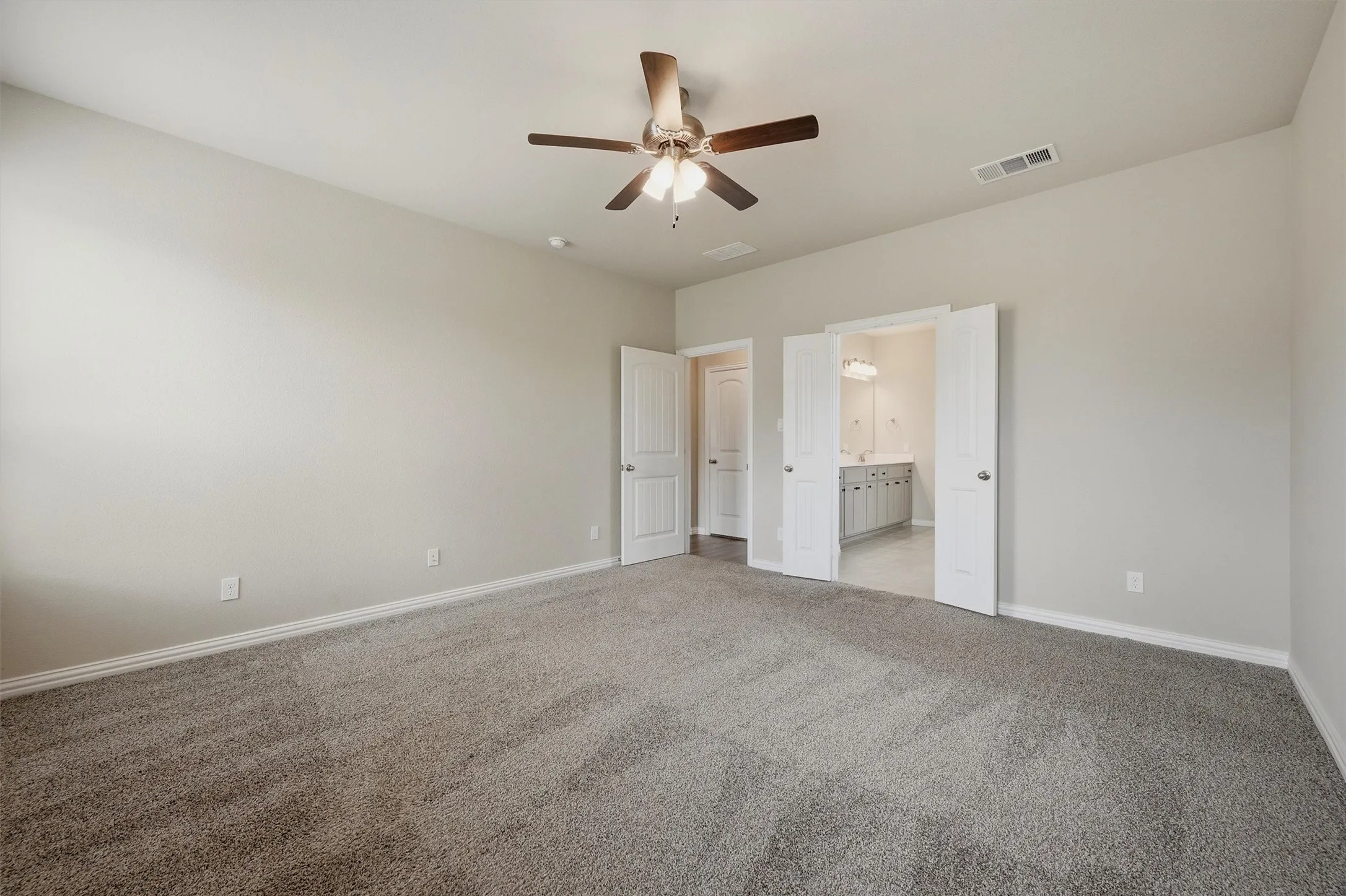 Single Family Residence For Sale in Grayson County , 705 Ray Street, Sherman, Texas 75090, 4 Bedroom, 3 Bathroom, 2 Garage spaces, 2,593 Sqft, built in 2022, mls#21271982, Real Estate Agent in Sherman, Homes For Sale in Grayson county, Homes For Sale in Sherman, Realtor in Sherman Texas, Real Estate Brokerage Independent Realty Texas, Luminita Cordes Realtor