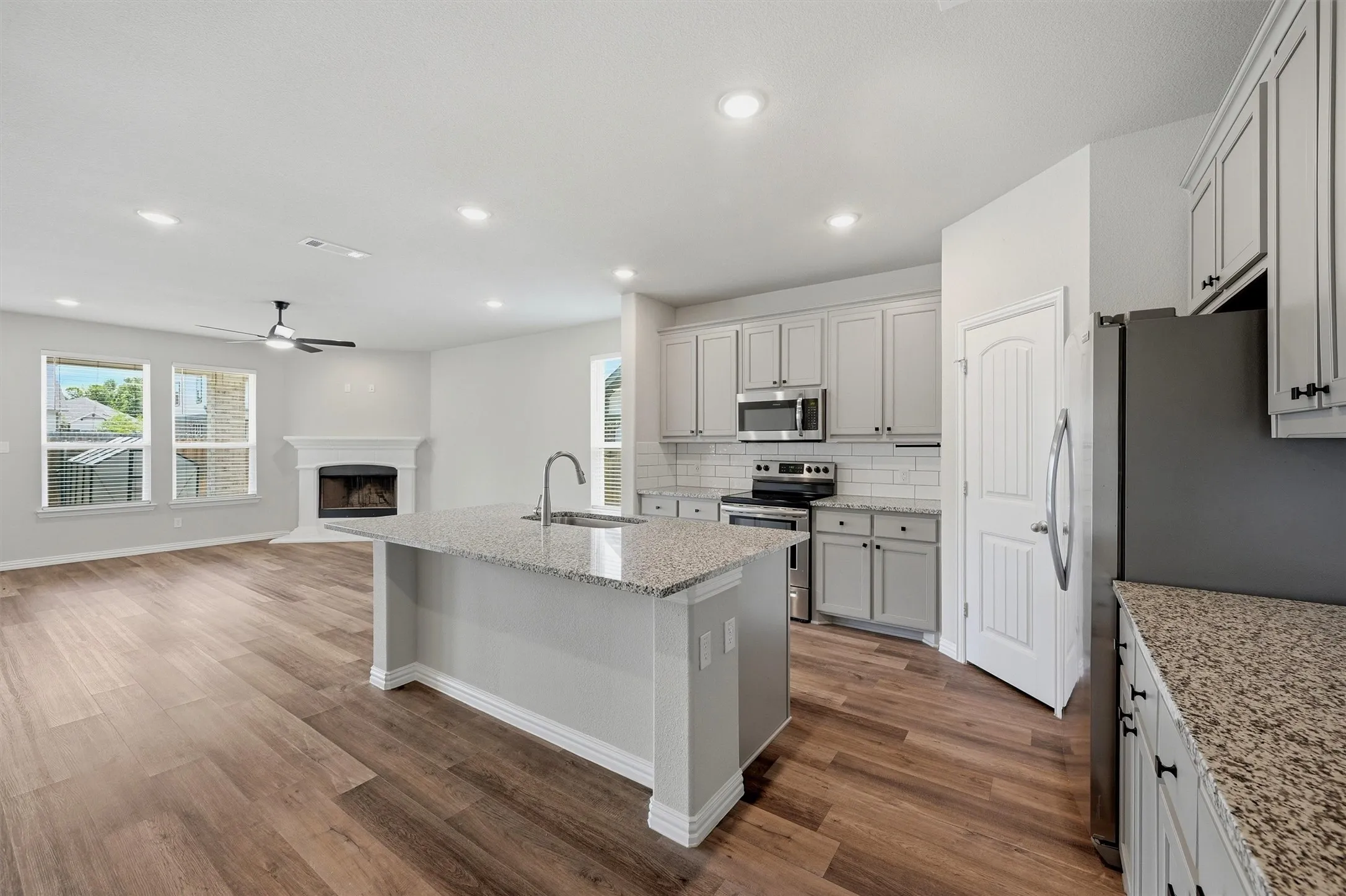 Single Family Residence For Sale in Grayson County , 705 Ray Street, Sherman, Texas 75090, 4 Bedroom, 3 Bathroom, 2 Garage spaces, 2,593 Sqft, built in 2022, mls#21271982, Real Estate Agent in Sherman, Homes For Sale in Grayson county, Homes For Sale in Sherman, Realtor in Sherman Texas, Real Estate Brokerage Independent Realty Texas, Luminita Cordes Realtor