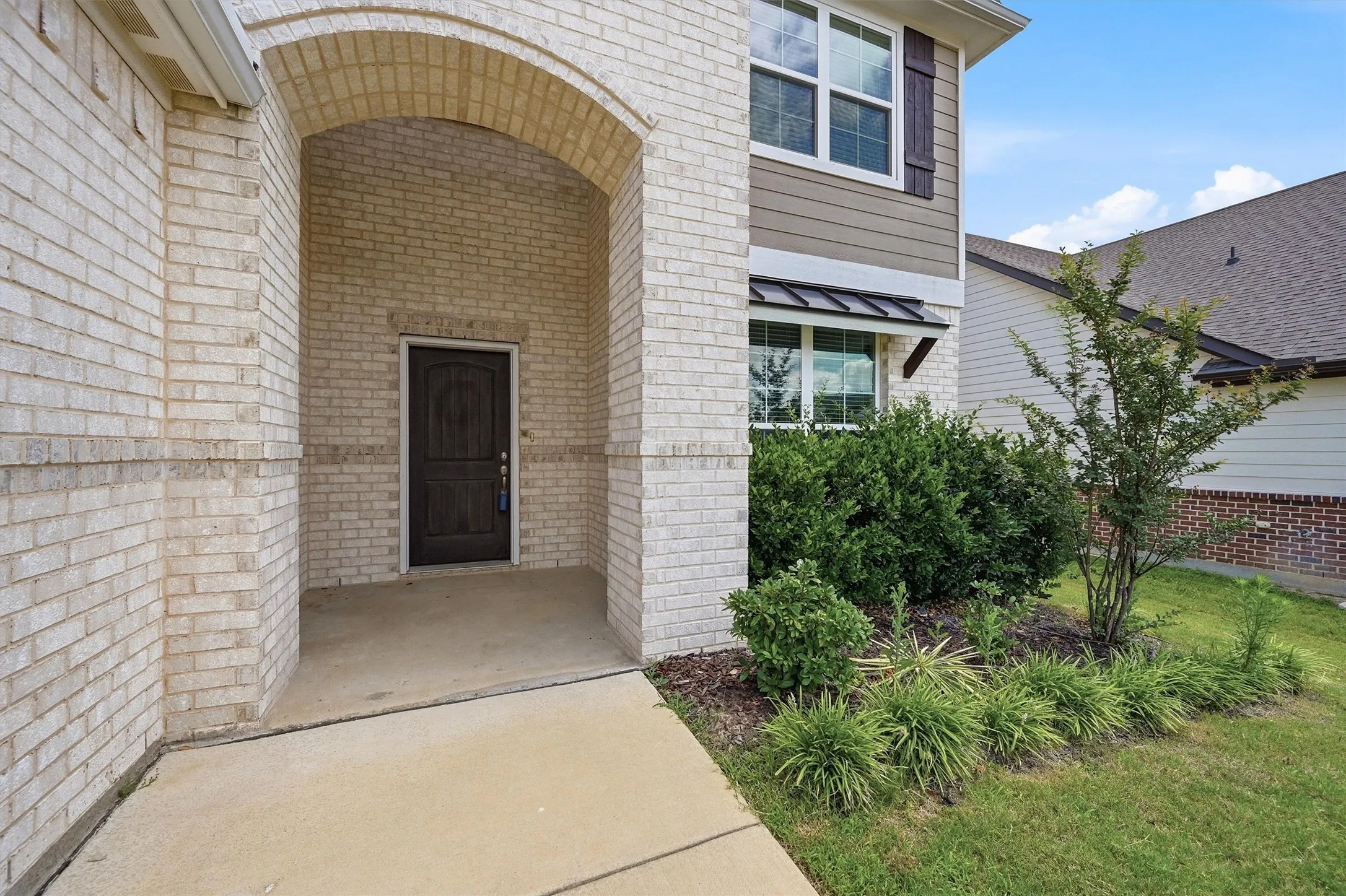 Single Family Residence For Sale in Grayson County , 705 Ray Street, Sherman, Texas 75090, 4 Bedroom, 3 Bathroom, 2 Garage spaces, 2,593 Sqft, built in 2022, mls#21271982, Real Estate Agent in Sherman, Homes For Sale in Grayson county, Homes For Sale in Sherman, Realtor in Sherman Texas, Real Estate Brokerage Independent Realty Texas, Luminita Cordes Realtor