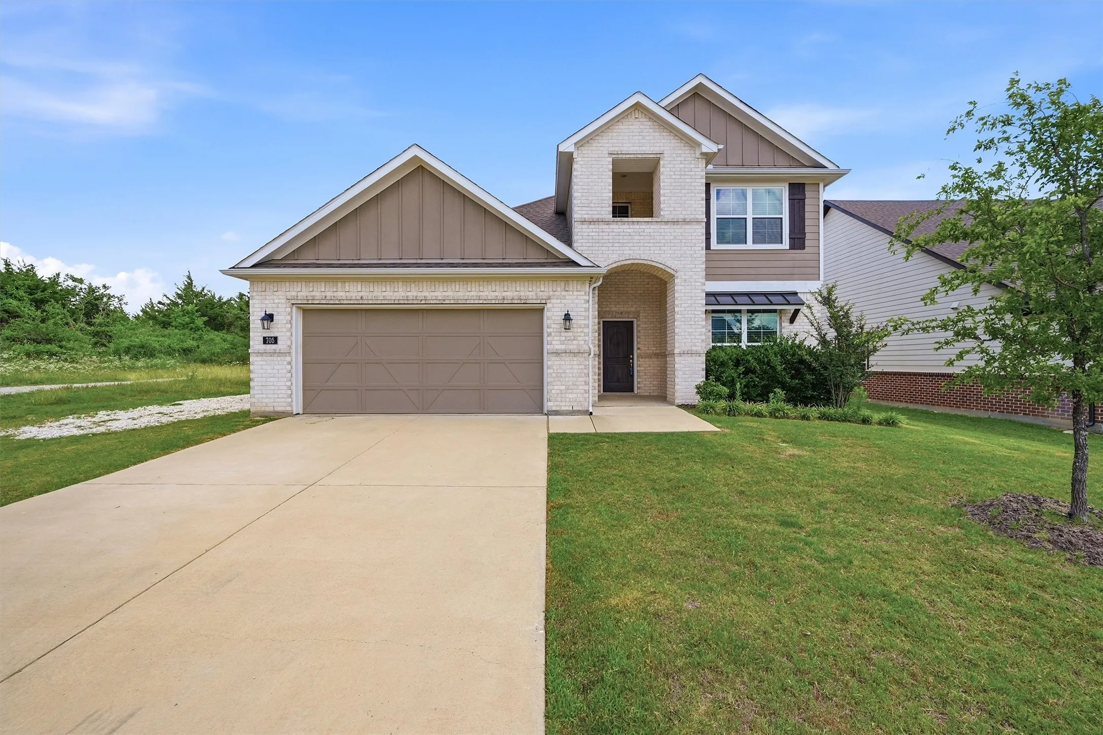Single Family Residence For Sale in Grayson County , 705 Ray Street, Sherman, Texas 75090, 4 Bedroom, 3 Bathroom, 2 Garage spaces, 2,593 Sqft, built in 2022, mls#21271982, Real Estate Agent in Sherman, Homes For Sale in Grayson county, Homes For Sale in Sherman, Realtor in Sherman Texas, Real Estate Brokerage Independent Realty Texas, Luminita Cordes Realtor