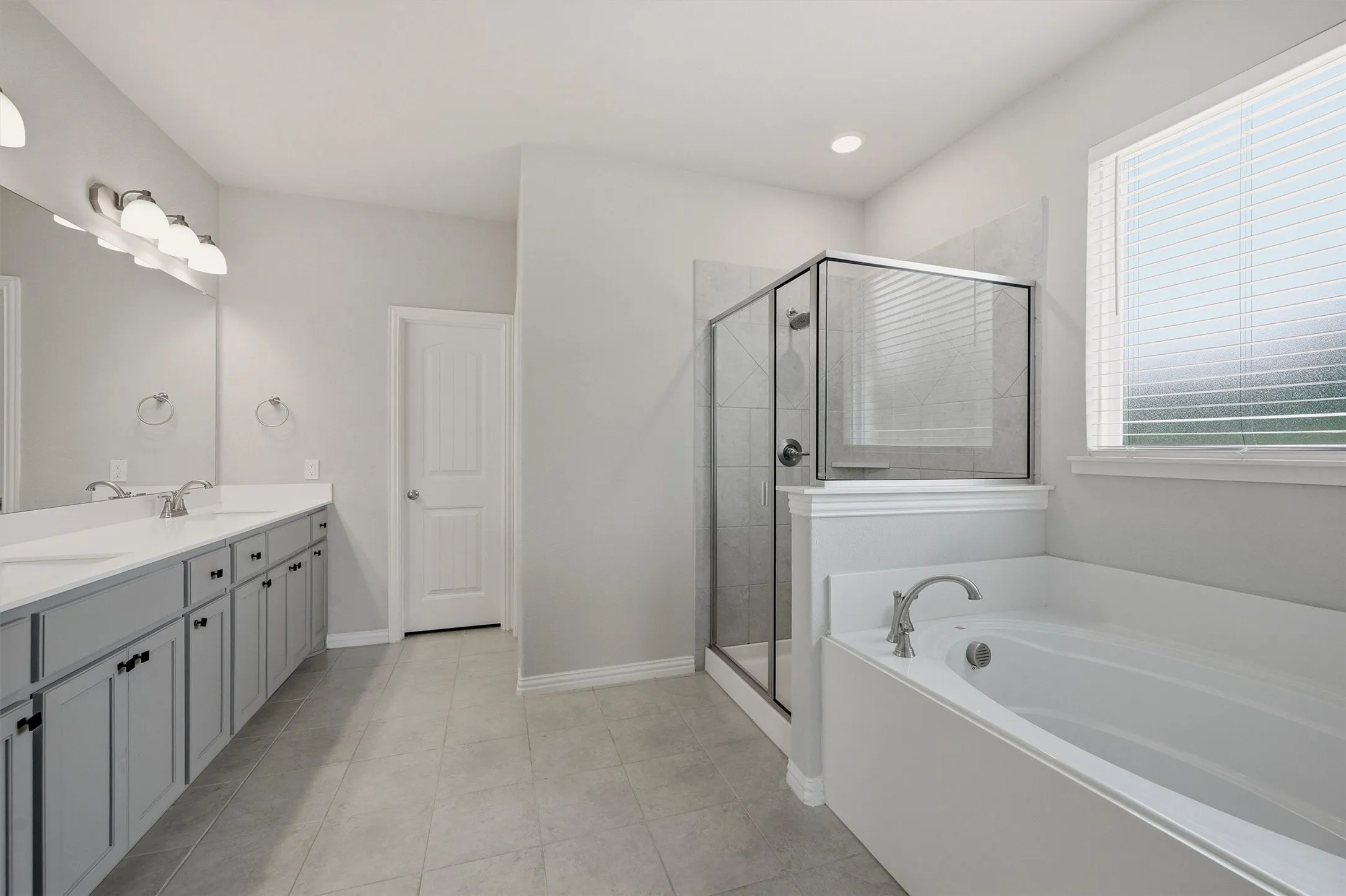 Single Family Residence For Sale in Grayson County , 705 Ray Street, Sherman, Texas 75090, 4 Bedroom, 3 Bathroom, 2 Garage spaces, 2,593 Sqft, built in 2022, mls#21271982, Real Estate Agent in Sherman, Homes For Sale in Grayson county, Homes For Sale in Sherman, Realtor in Sherman Texas, Real Estate Brokerage Independent Realty Texas, Luminita Cordes Realtor