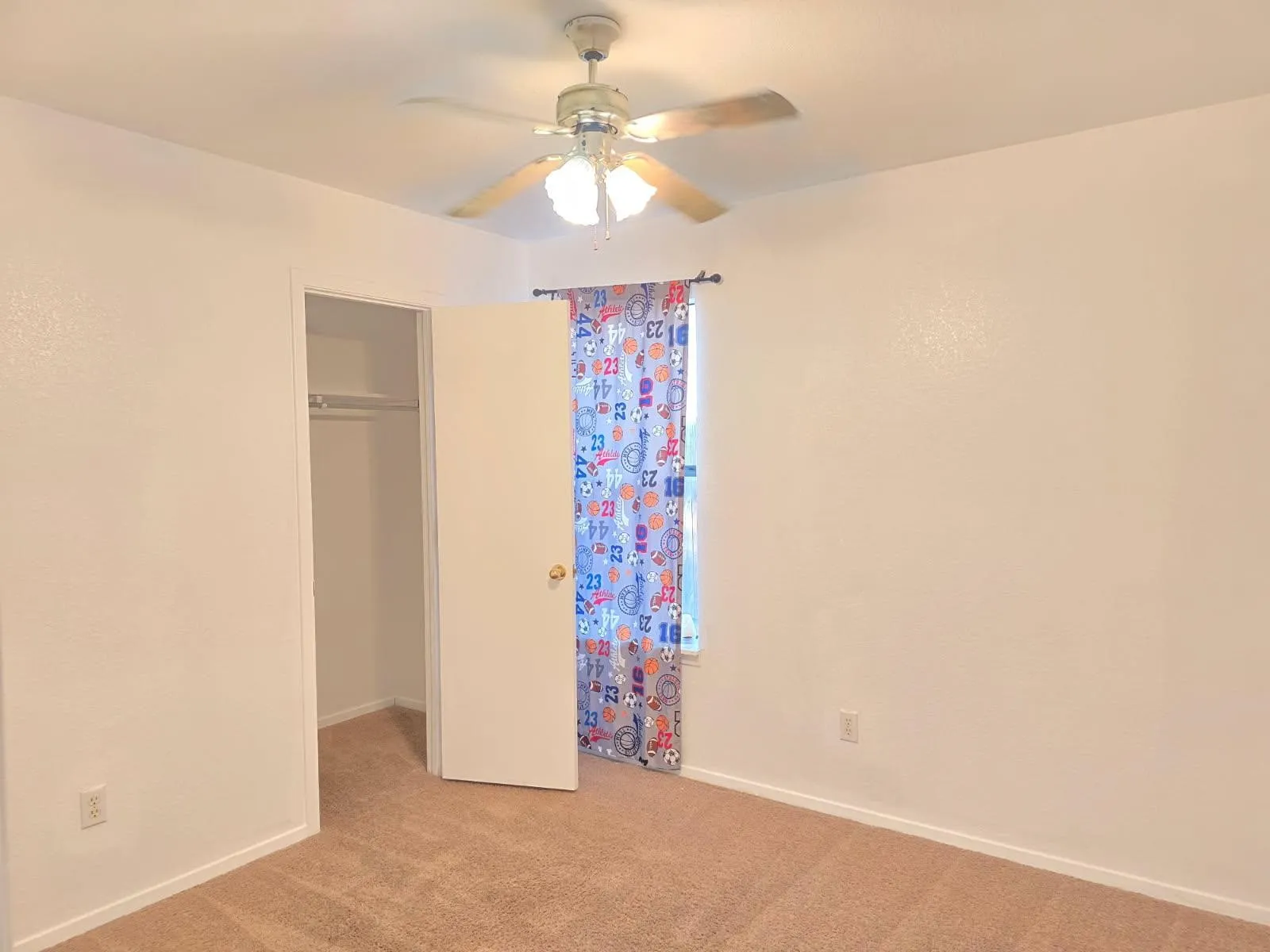 Single Family Residence For Sale in Bell County , 617 Deloris Drive, Killeen, Texas 76542, 4 Bedroom, 2 Bathroom, 2 Garage spaces, 1,450 Sqft, built in 1997, mls#21272098, Real Estate Agent in Killeen, Homes For Sale in Bell county, Homes For Sale in Killeen, Realtor in Killeen Texas, Real Estate Brokerage Independent Realty Texas, Luminita Cordes Realtor