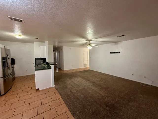 Single Family Residence For Sale in Bell County , 617 Deloris Drive, Killeen, Texas 76542, 4 Bedroom, 2 Bathroom, 2 Garage spaces, 1,450 Sqft, built in 1997, mls#21272098, Real Estate Agent in Killeen, Homes For Sale in Bell county, Homes For Sale in Killeen, Realtor in Killeen Texas, Real Estate Brokerage Independent Realty Texas, Luminita Cordes Realtor