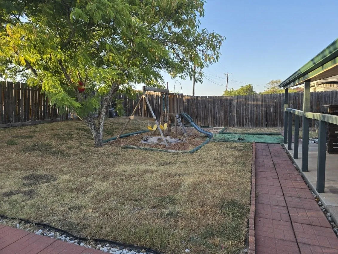 Single Family Residence For Sale in Bell County , 617 Deloris Drive, Killeen, Texas 76542, 4 Bedroom, 2 Bathroom, 2 Garage spaces, 1,450 Sqft, built in 1997, mls#21272098, Real Estate Agent in Killeen, Homes For Sale in Bell county, Homes For Sale in Killeen, Realtor in Killeen Texas, Real Estate Brokerage Independent Realty Texas, Luminita Cordes Realtor