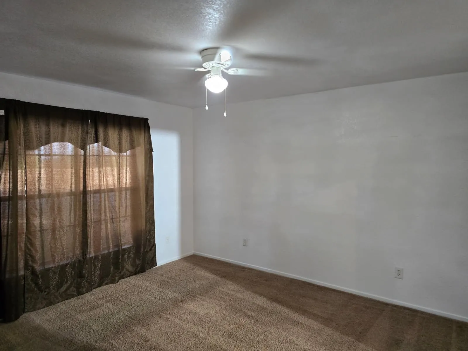 Single Family Residence For Sale in Bell County , 617 Deloris Drive, Killeen, Texas 76542, 4 Bedroom, 2 Bathroom, 2 Garage spaces, 1,450 Sqft, built in 1997, mls#21272098, Real Estate Agent in Killeen, Homes For Sale in Bell county, Homes For Sale in Killeen, Realtor in Killeen Texas, Real Estate Brokerage Independent Realty Texas, Luminita Cordes Realtor