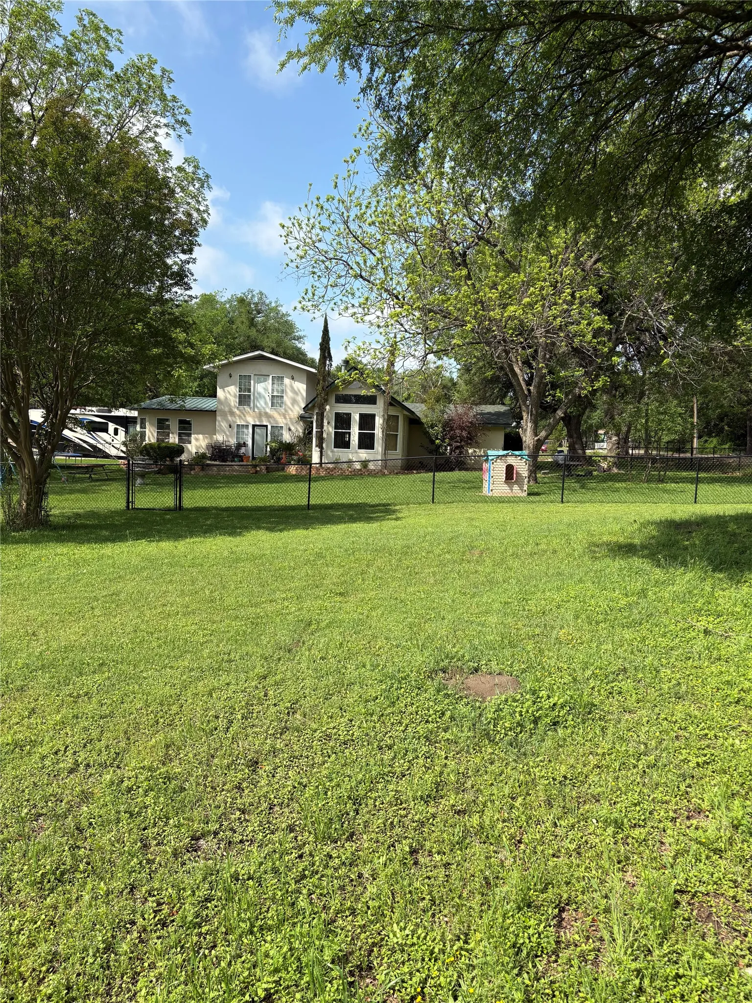 Single Family Residence For Sale in Bosque County , 270 County Road 1745, Clifton, Texas 76634, 2 Bedroom, 5 Bathroom, 2 Garage spaces, 1,852 Sqft, built in 1968, mls#21271935, Real Estate Agent in Clifton, Homes For Sale in Bosque county, Homes For Sale in Clifton, Realtor in Clifton Texas, Real Estate Brokerage Independent Realty Texas, Luminita Cordes Realtor