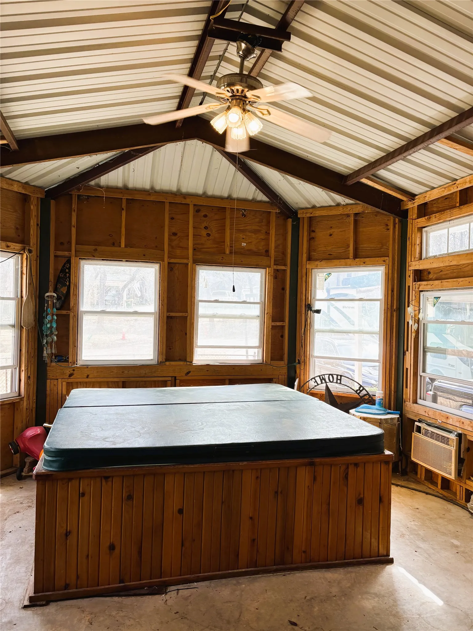 Single Family Residence For Sale in Bosque County , 270 County Road 1745, Clifton, Texas 76634, 2 Bedroom, 5 Bathroom, 2 Garage spaces, 1,852 Sqft, built in 1968, mls#21271935, Real Estate Agent in Clifton, Homes For Sale in Bosque county, Homes For Sale in Clifton, Realtor in Clifton Texas, Real Estate Brokerage Independent Realty Texas, Luminita Cordes Realtor