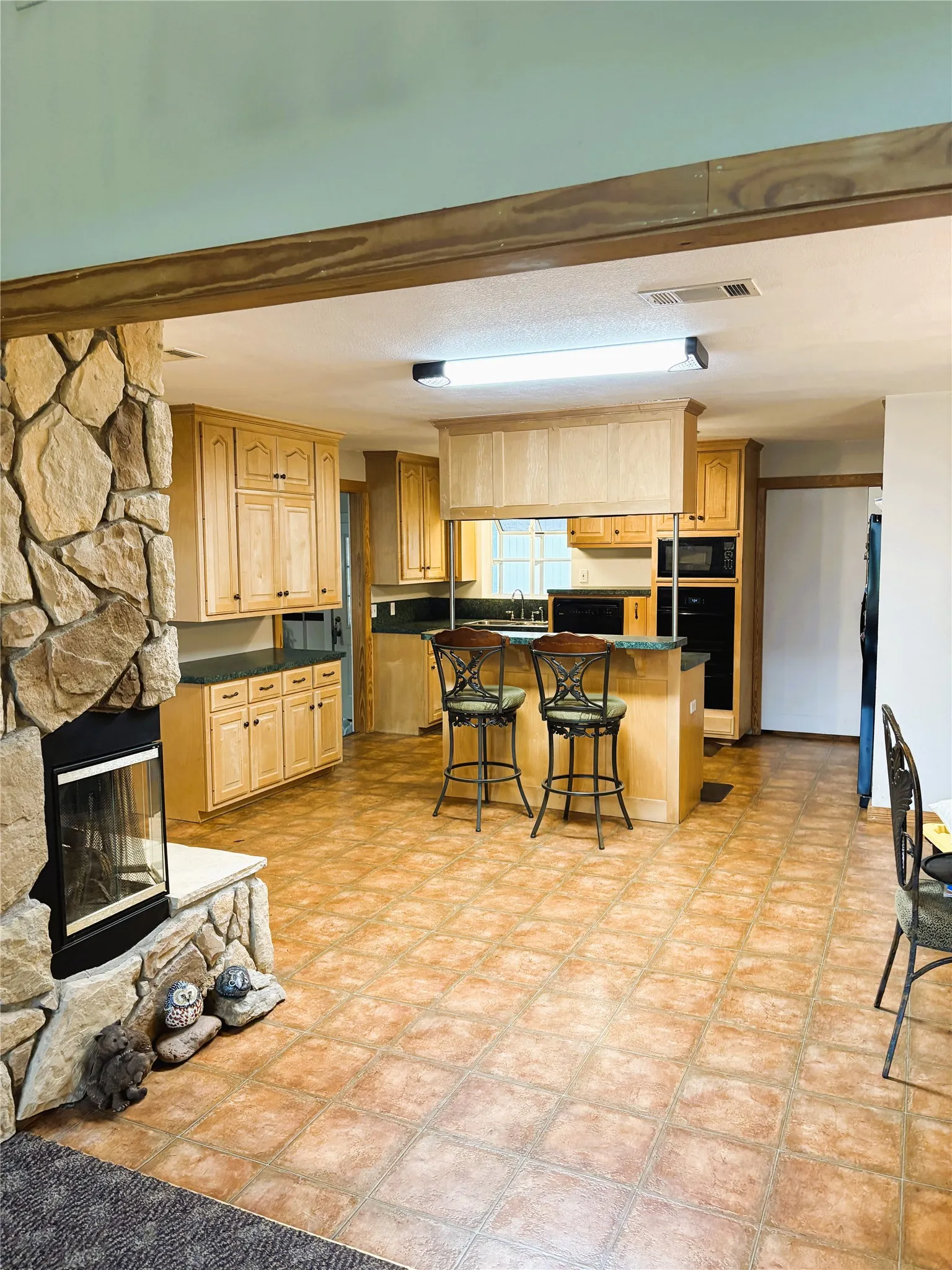 Single Family Residence For Sale in Bosque County , 270 County Road 1745, Clifton, Texas 76634, 2 Bedroom, 5 Bathroom, 2 Garage spaces, 1,852 Sqft, built in 1968, mls#21271935, Real Estate Agent in Clifton, Homes For Sale in Bosque county, Homes For Sale in Clifton, Realtor in Clifton Texas, Real Estate Brokerage Independent Realty Texas, Luminita Cordes Realtor