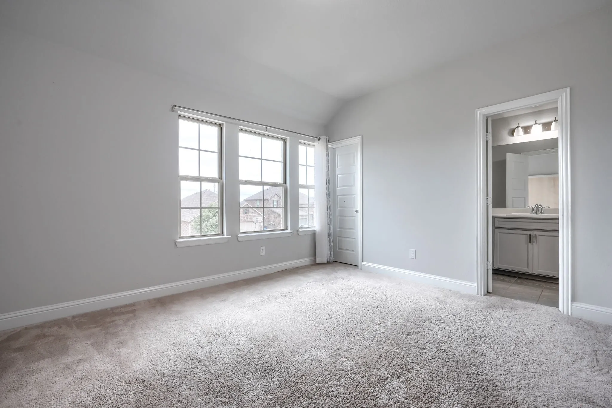 Single Family Residence For Sale in Denton County , 6226 Hightower Street, Celina, Texas 76227, 5 Bedroom, 4 Bathroom, 2 Garage spaces, 3,213 Sqft, built in 2020, mls#21272135, Real Estate Agent in Celina, Homes For Sale in Denton county, Homes For Sale in Celina, Realtor in Celina Texas, Real Estate Brokerage Independent Realty Texas, Luminita Cordes Realtor