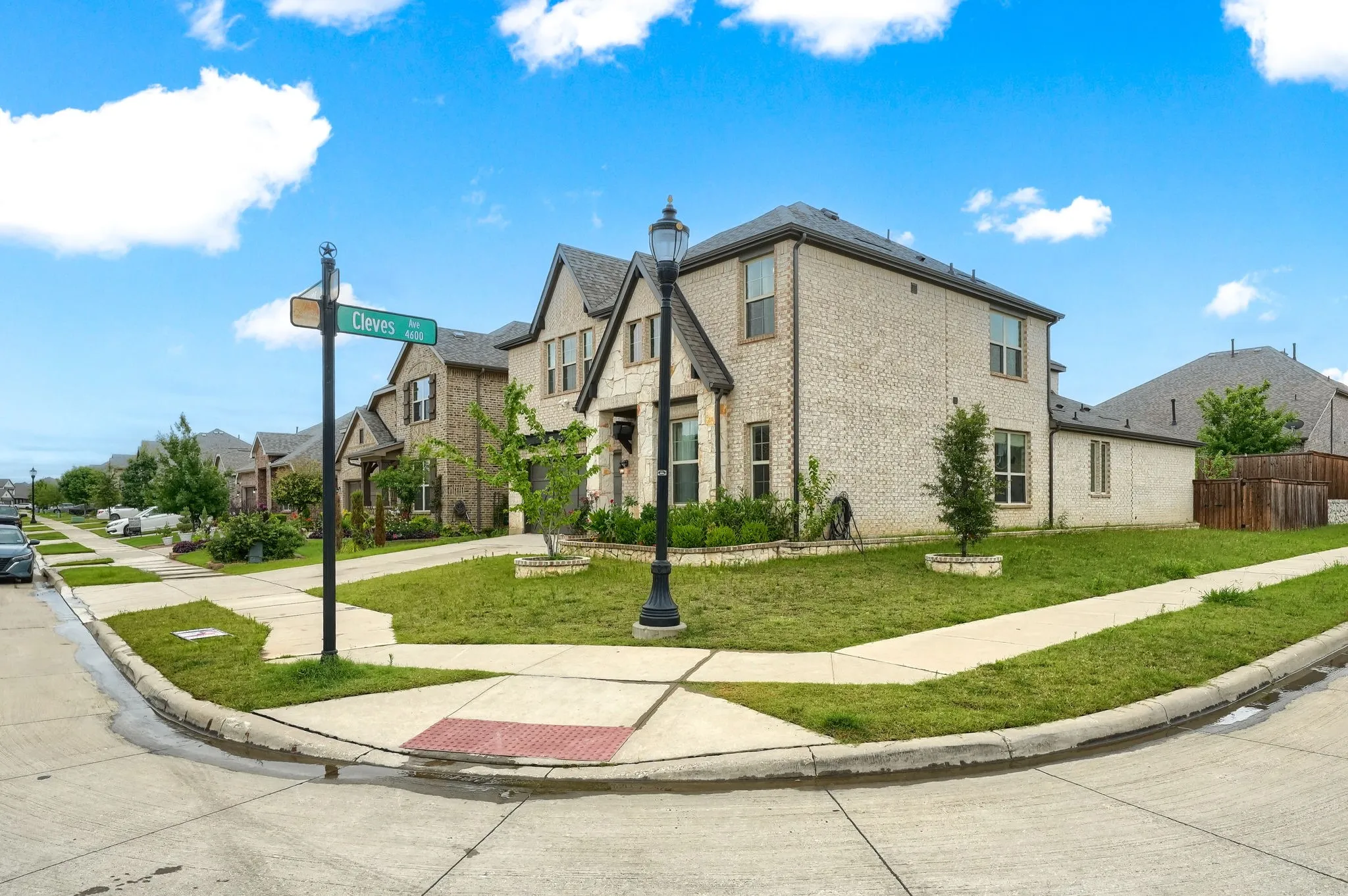 Single Family Residence For Sale in Denton County , 6226 Hightower Street, Celina, Texas 76227, 5 Bedroom, 4 Bathroom, 2 Garage spaces, 3,213 Sqft, built in 2020, mls#21272135, Real Estate Agent in Celina, Homes For Sale in Denton county, Homes For Sale in Celina, Realtor in Celina Texas, Real Estate Brokerage Independent Realty Texas, Luminita Cordes Realtor