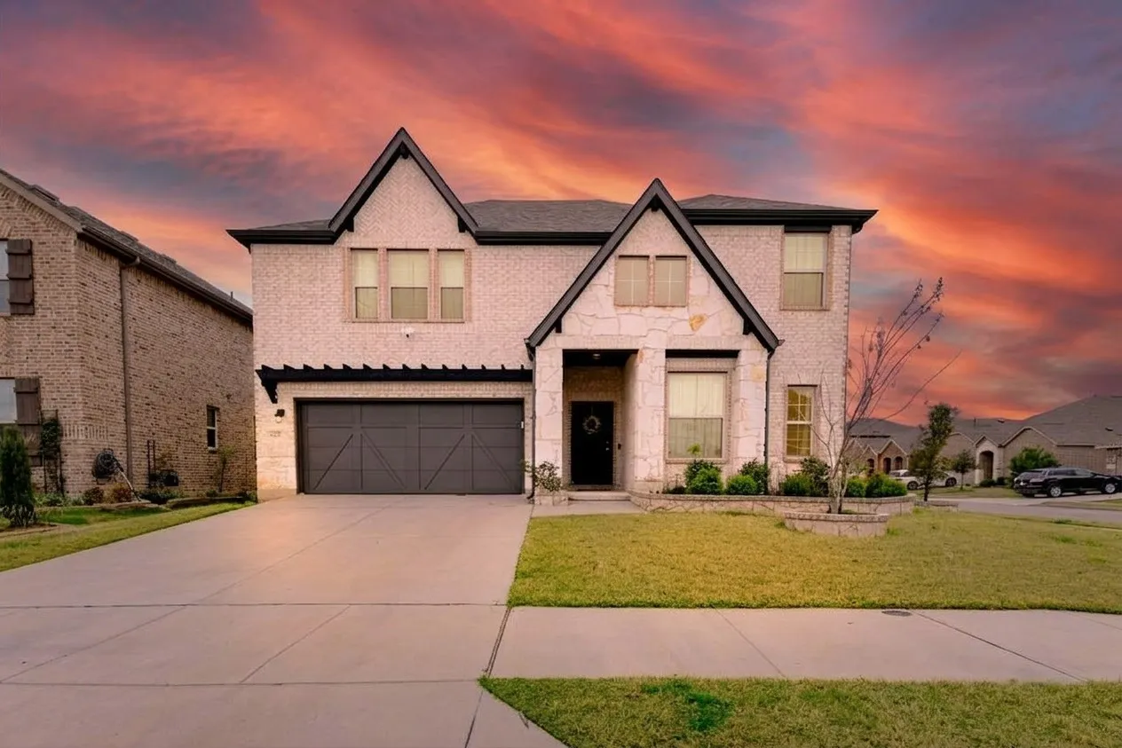 Single Family Residence For Sale in Denton County , 6226 Hightower Street, Celina, Texas 76227, 5 Bedroom, 4 Bathroom, 2 Garage spaces, 3,213 Sqft, built in 2020, mls#21272135, Real Estate Agent in Celina, Homes For Sale in Denton county, Homes For Sale in Celina, Realtor in Celina Texas, Real Estate Brokerage Independent Realty Texas, Luminita Cordes Realtor