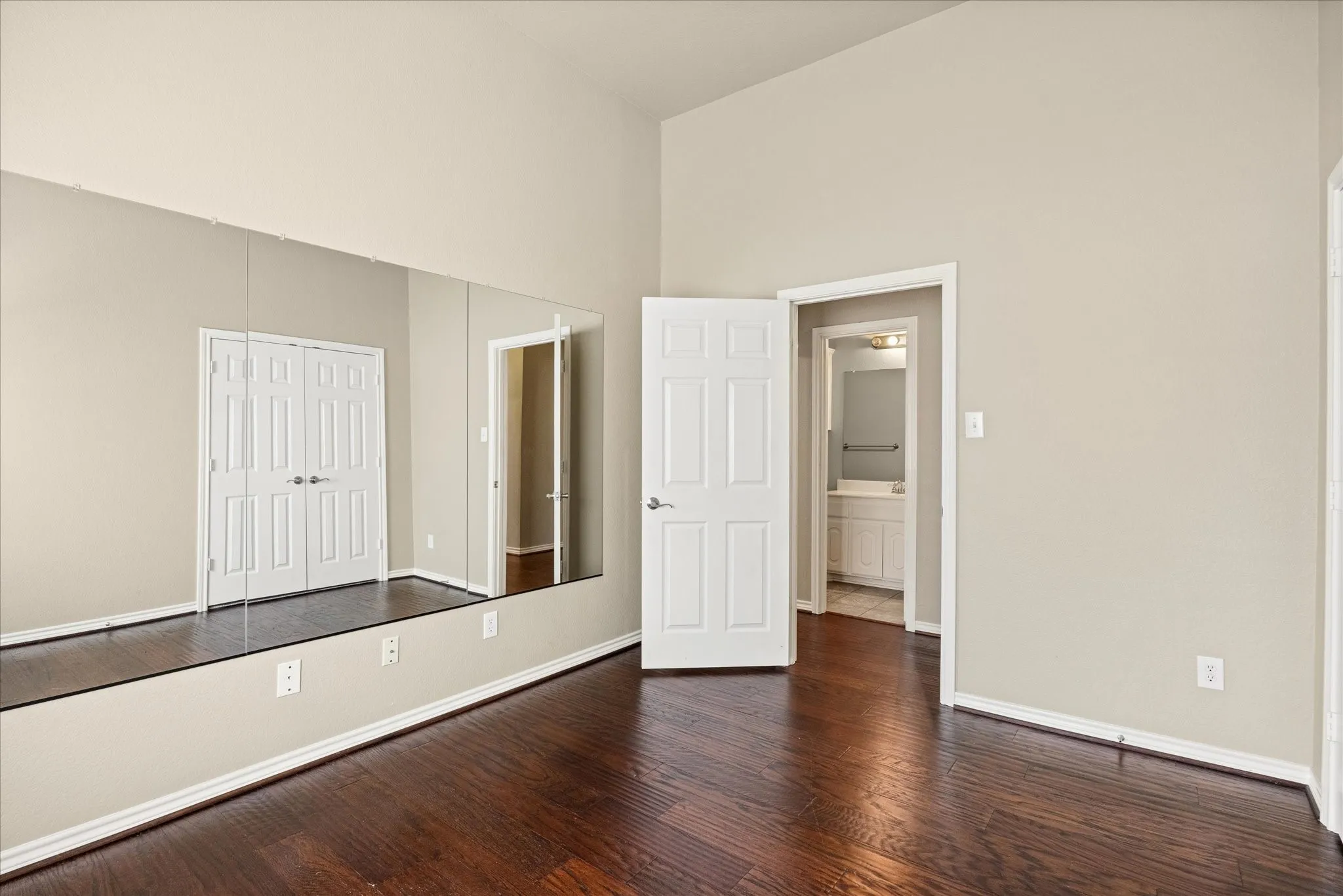 Single Family Residence For Rent in Tarrant County , 12245 Fairway Meadows Drive, Fort Worth, Texas 76179, 4 Bedroom, 3 Bathroom, 2 Garage spaces, 2,428 Sqft, built in 2005, mls#21272134, Real Estate Agent in Fort Worth, Homes For Rent in Tarrant county, Homes For Rent in Fort Worth, Realtor in Fort Worth Texas, Real Estate Brokerage Independent Realty Texas, Luminita Cordes Realtor