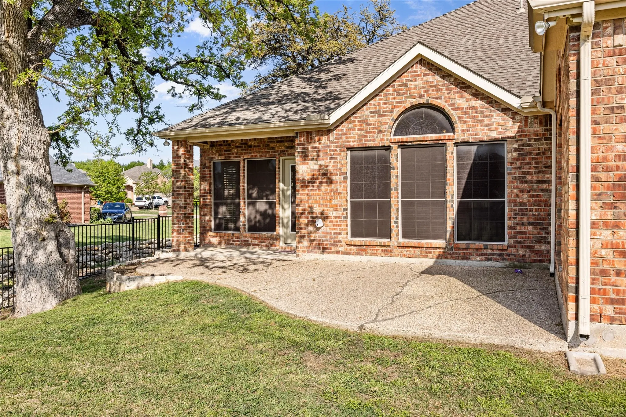 Single Family Residence For Rent in Tarrant County , 12245 Fairway Meadows Drive, Fort Worth, Texas 76179, 4 Bedroom, 3 Bathroom, 2 Garage spaces, 2,428 Sqft, built in 2005, mls#21272134, Real Estate Agent in Fort Worth, Homes For Rent in Tarrant county, Homes For Rent in Fort Worth, Realtor in Fort Worth Texas, Real Estate Brokerage Independent Realty Texas, Luminita Cordes Realtor