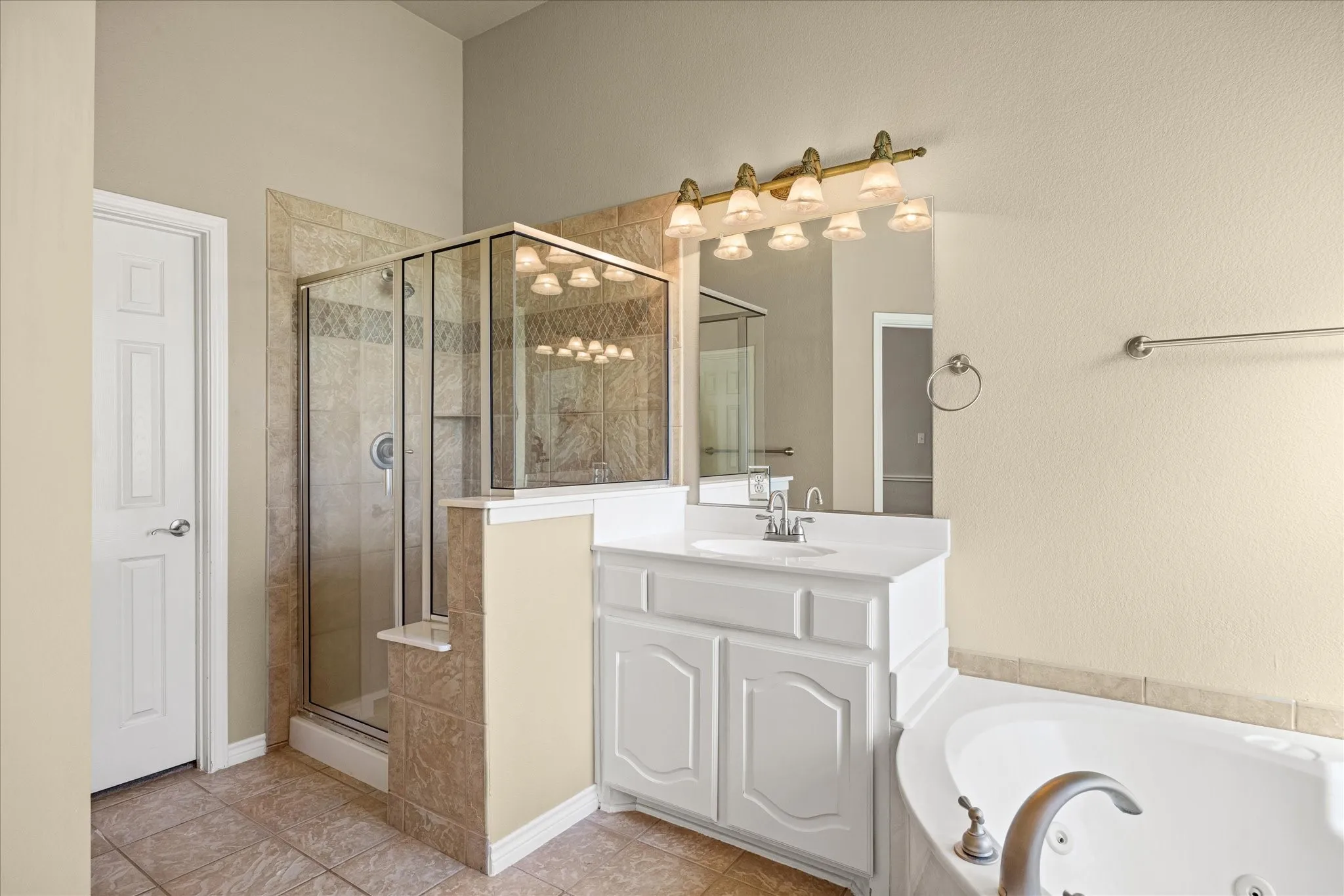 Single Family Residence For Rent in Tarrant County , 12245 Fairway Meadows Drive, Fort Worth, Texas 76179, 4 Bedroom, 3 Bathroom, 2 Garage spaces, 2,428 Sqft, built in 2005, mls#21272134, Real Estate Agent in Fort Worth, Homes For Rent in Tarrant county, Homes For Rent in Fort Worth, Realtor in Fort Worth Texas, Real Estate Brokerage Independent Realty Texas, Luminita Cordes Realtor