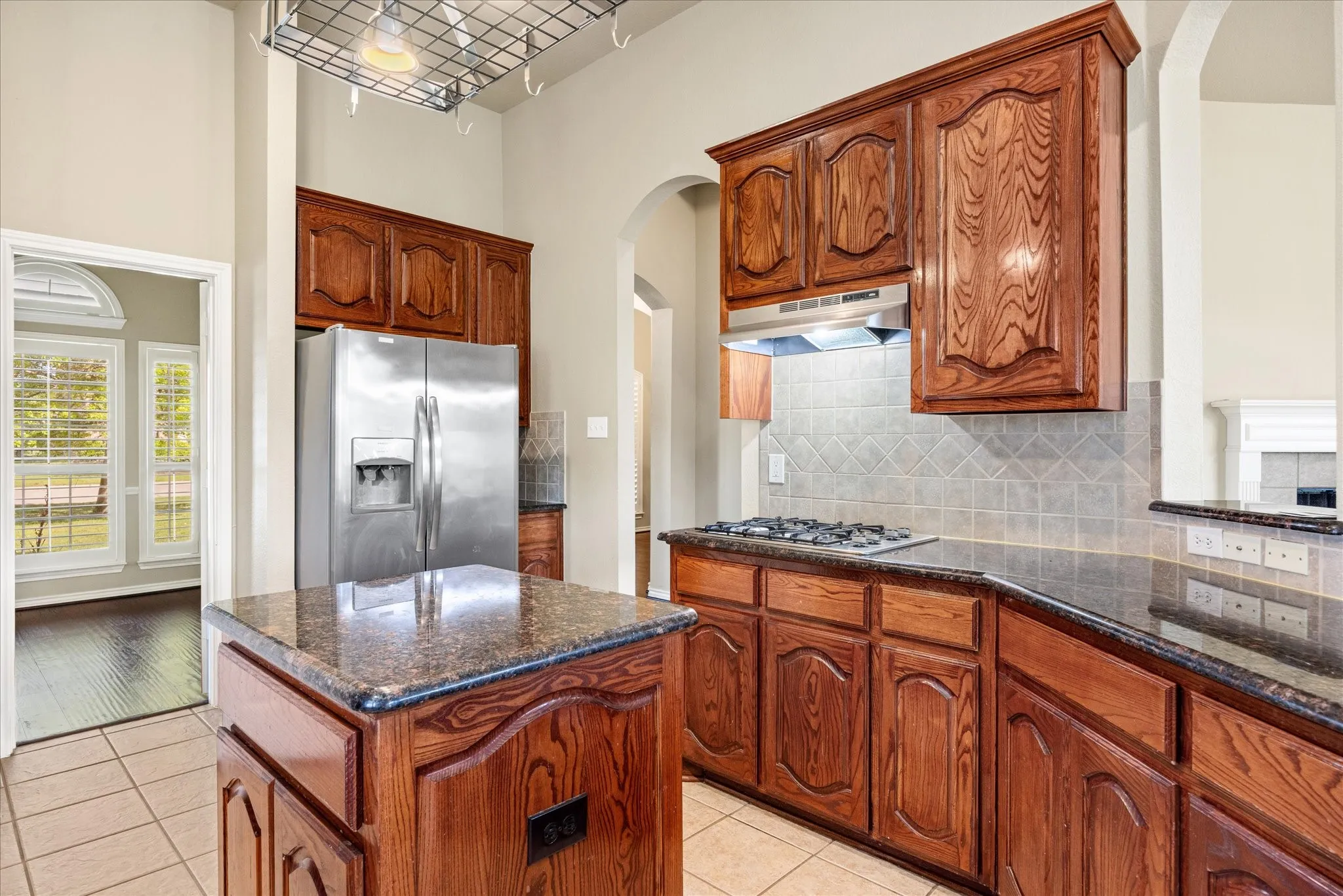 Single Family Residence For Rent in Tarrant County , 12245 Fairway Meadows Drive, Fort Worth, Texas 76179, 4 Bedroom, 3 Bathroom, 2 Garage spaces, 2,428 Sqft, built in 2005, mls#21272134, Real Estate Agent in Fort Worth, Homes For Rent in Tarrant county, Homes For Rent in Fort Worth, Realtor in Fort Worth Texas, Real Estate Brokerage Independent Realty Texas, Luminita Cordes Realtor
