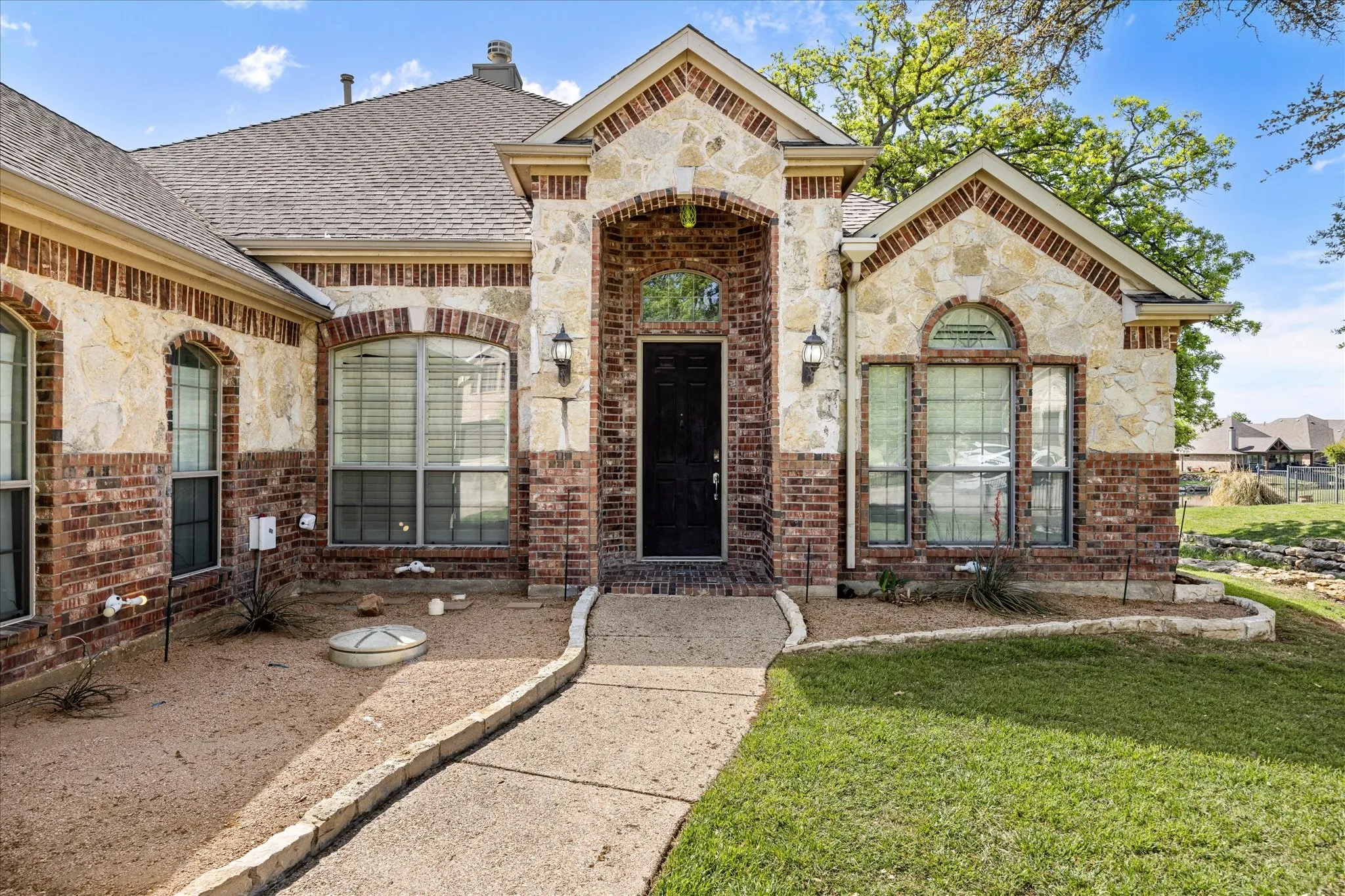 Single Family Residence For Rent in Tarrant County , 12245 Fairway Meadows Drive, Fort Worth, Texas 76179, 4 Bedroom, 3 Bathroom, 2 Garage spaces, 2,428 Sqft, built in 2005, mls#21272134, Real Estate Agent in Fort Worth, Homes For Rent in Tarrant county, Homes For Rent in Fort Worth, Realtor in Fort Worth Texas, Real Estate Brokerage Independent Realty Texas, Luminita Cordes Realtor
