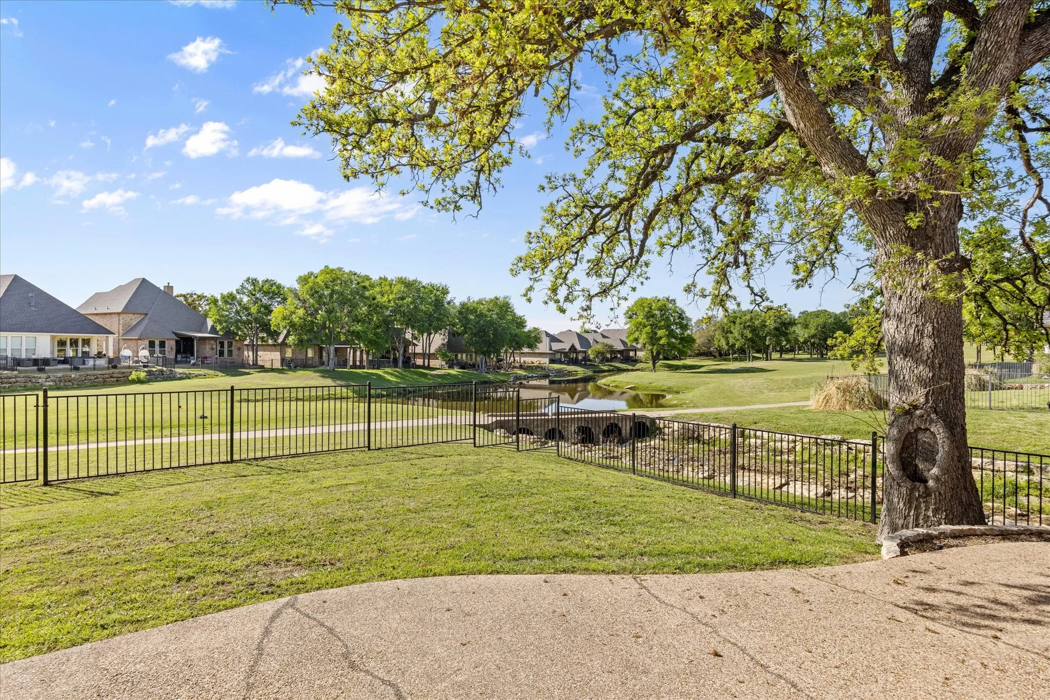 Single Family Residence For Rent in Tarrant County , 12245 Fairway Meadows Drive, Fort Worth, Texas 76179, 4 Bedroom, 3 Bathroom, 2 Garage spaces, 2,428 Sqft, built in 2005, mls#21272134, Real Estate Agent in Fort Worth, Homes For Rent in Tarrant county, Homes For Rent in Fort Worth, Realtor in Fort Worth Texas, Real Estate Brokerage Independent Realty Texas, Luminita Cordes Realtor