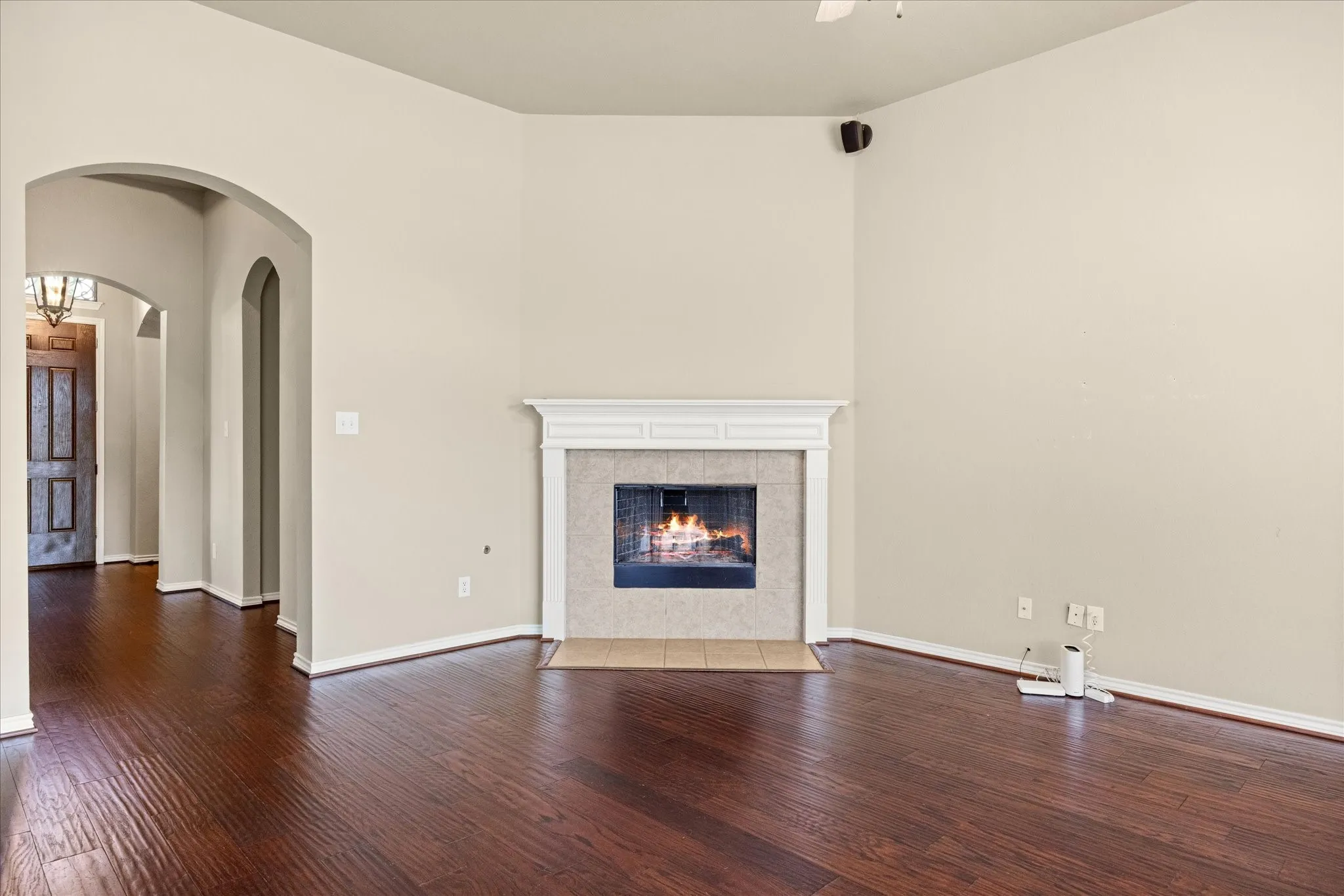 Single Family Residence For Rent in Tarrant County , 12245 Fairway Meadows Drive, Fort Worth, Texas 76179, 4 Bedroom, 3 Bathroom, 2 Garage spaces, 2,428 Sqft, built in 2005, mls#21272134, Real Estate Agent in Fort Worth, Homes For Rent in Tarrant county, Homes For Rent in Fort Worth, Realtor in Fort Worth Texas, Real Estate Brokerage Independent Realty Texas, Luminita Cordes Realtor