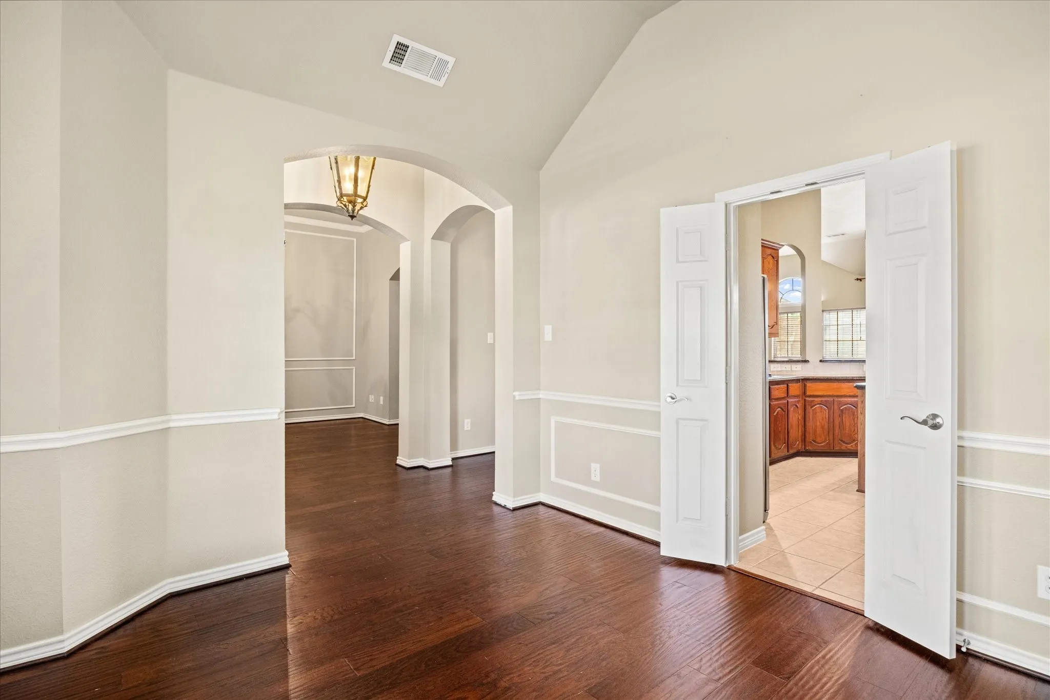 Single Family Residence For Rent in Tarrant County , 12245 Fairway Meadows Drive, Fort Worth, Texas 76179, 4 Bedroom, 3 Bathroom, 2 Garage spaces, 2,428 Sqft, built in 2005, mls#21272134, Real Estate Agent in Fort Worth, Homes For Rent in Tarrant county, Homes For Rent in Fort Worth, Realtor in Fort Worth Texas, Real Estate Brokerage Independent Realty Texas, Luminita Cordes Realtor
