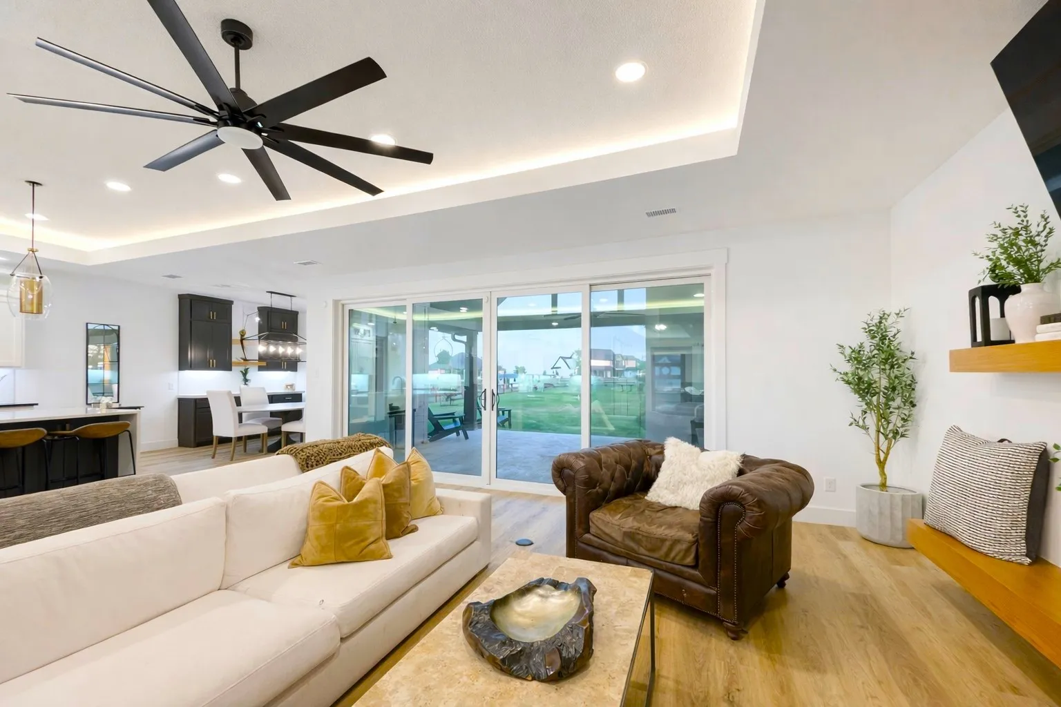 Single Family Residence For Sale in Denton County , 3417 Dovehill Drive, Northlake, Texas 76247, 5 Bedroom, 4 Bathroom, 3 Garage spaces, 3,465 Sqft, built in 2022, mls#21268536, Real Estate Agent in Northlake, Homes For Sale in Denton county, Homes For Sale in Northlake, Realtor in Northlake Texas, Real Estate Brokerage Independent Realty Texas, Luminita Cordes Realtor