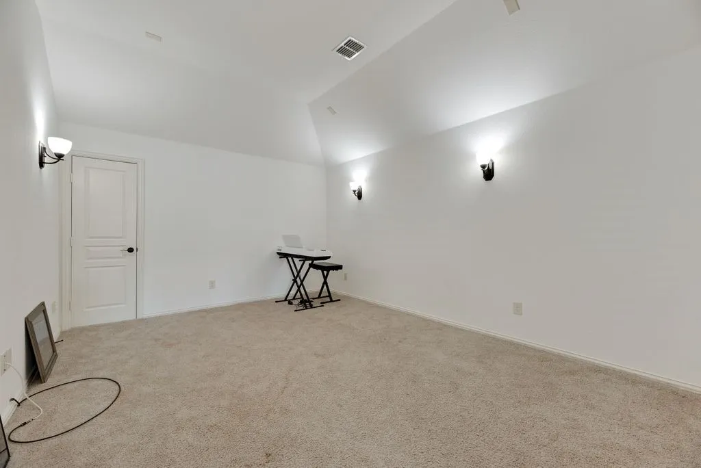 Single Family Residence For Sale in Ellis County , 549 Truman Street, Waxahachie, Texas 75165, 6 Bedrooms, 5 Bathrooms, 2 Garage spaces, 4,394 Sqft, built in 2018, Price $525,000, mls#21271755, Real Estate Agent in Waxahachie, Homes For Sale in Ellis county, Homes For Sale in Waxahachie, Realtor in Waxahachie Texas, Real Estate Brokerage Independent Realty Texas, Luminita Cordes Realtor