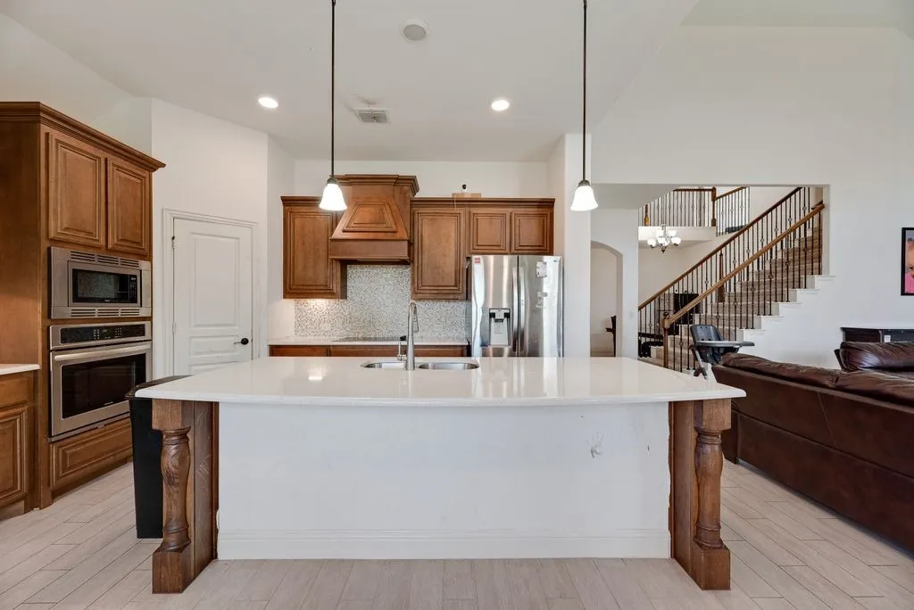 Single Family Residence For Sale in Ellis County , 549 Truman Street, Waxahachie, Texas 75165, 6 Bedrooms, 5 Bathrooms, 2 Garage spaces, 4,394 Sqft, built in 2018, Price $525,000, mls#21271755, Real Estate Agent in Waxahachie, Homes For Sale in Ellis county, Homes For Sale in Waxahachie, Realtor in Waxahachie Texas, Real Estate Brokerage Independent Realty Texas, Luminita Cordes Realtor