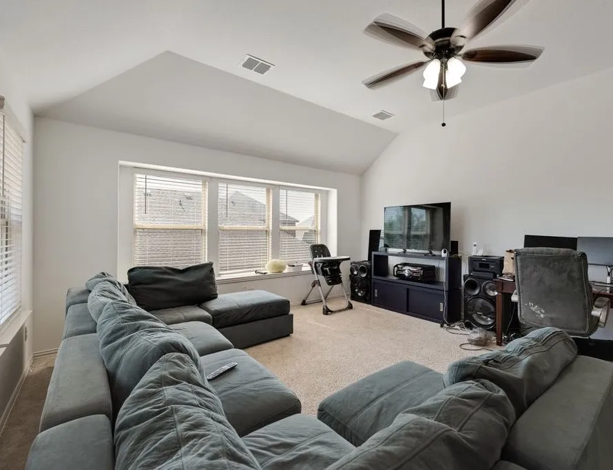 Single Family Residence For Sale in Ellis County , 549 Truman Street, Waxahachie, Texas 75165, 6 Bedrooms, 5 Bathrooms, 2 Garage spaces, 4,394 Sqft, built in 2018, Price $525,000, mls#21271755, Real Estate Agent in Waxahachie, Homes For Sale in Ellis county, Homes For Sale in Waxahachie, Realtor in Waxahachie Texas, Real Estate Brokerage Independent Realty Texas, Luminita Cordes Realtor