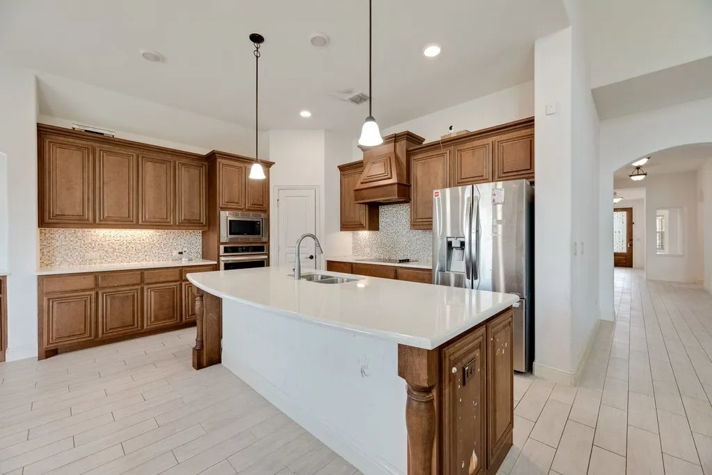 Single Family Residence For Sale in Ellis County , 549 Truman Street, Waxahachie, Texas 75165, 6 Bedrooms, 5 Bathrooms, 2 Garage spaces, 4,394 Sqft, built in 2018, Price $525,000, mls#21271755, Real Estate Agent in Waxahachie, Homes For Sale in Ellis county, Homes For Sale in Waxahachie, Realtor in Waxahachie Texas, Real Estate Brokerage Independent Realty Texas, Luminita Cordes Realtor