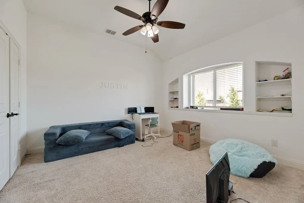 Single Family Residence For Sale in Ellis County , 549 Truman Street, Waxahachie, Texas 75165, 6 Bedrooms, 5 Bathrooms, 2 Garage spaces, 4,394 Sqft, built in 2018, Price $525,000, mls#21271755, Real Estate Agent in Waxahachie, Homes For Sale in Ellis county, Homes For Sale in Waxahachie, Realtor in Waxahachie Texas, Real Estate Brokerage Independent Realty Texas, Luminita Cordes Realtor