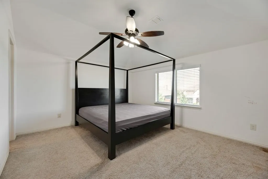 Single Family Residence For Sale in Ellis County , 549 Truman Street, Waxahachie, Texas 75165, 6 Bedrooms, 5 Bathrooms, 2 Garage spaces, 4,394 Sqft, built in 2018, Price $525,000, mls#21271755, Real Estate Agent in Waxahachie, Homes For Sale in Ellis county, Homes For Sale in Waxahachie, Realtor in Waxahachie Texas, Real Estate Brokerage Independent Realty Texas, Luminita Cordes Realtor
