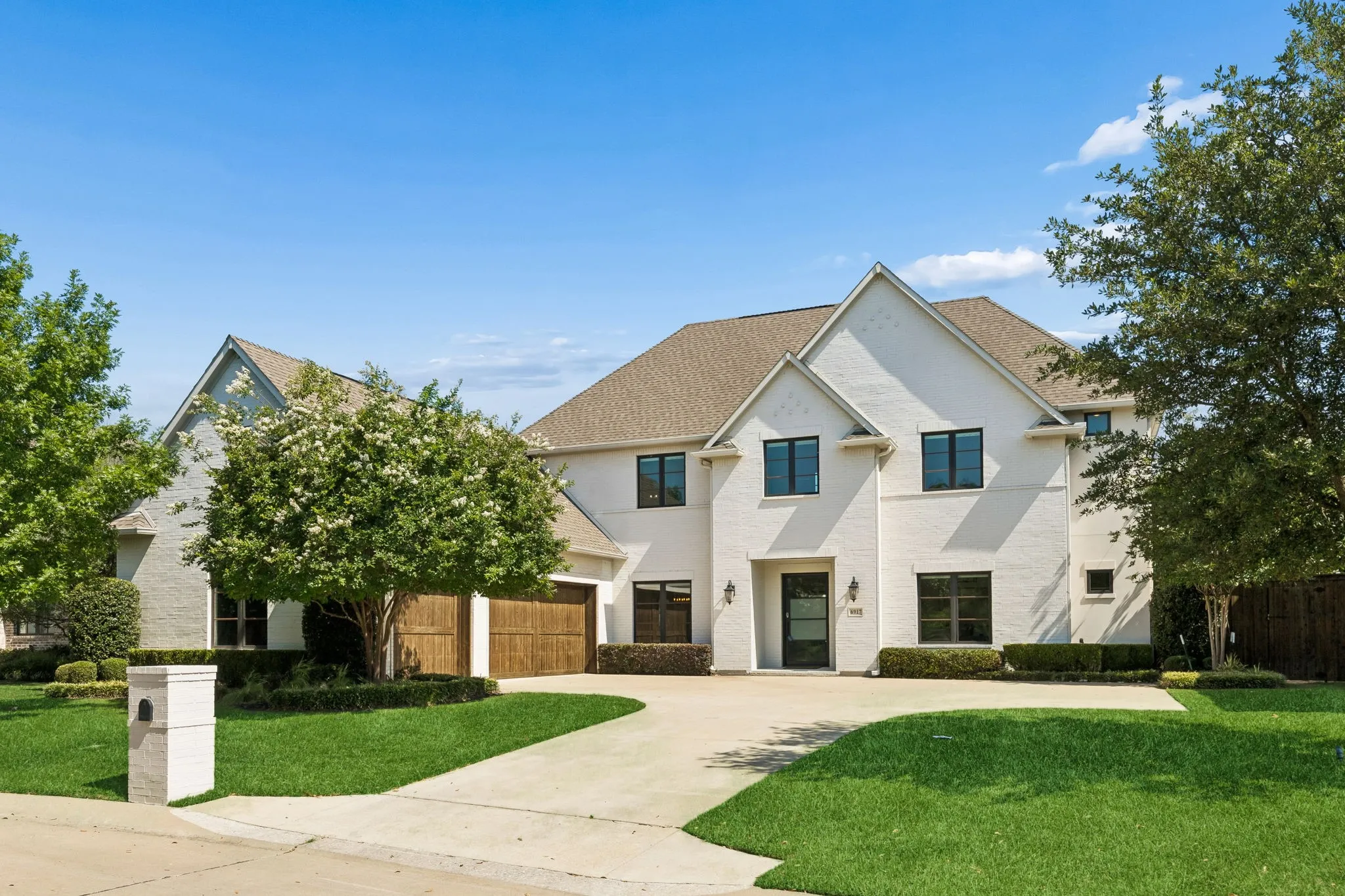 Single Family Residence For Sale in Dallas County , 6917 Valley View Lane, Dallas, Texas 75240, 5 Bedrooms, 6 Bathrooms, 3 Garage spaces, 4,926 Sqft, built in 2017, Price $2,100,000, mls#21266354, Real Estate Agent in Dallas, Homes For Sale in Dallas county, Homes For Sale in Dallas, Realtor in Dallas Texas, Real Estate Brokerage Independent Realty Texas, Luminita Cordes Realtor